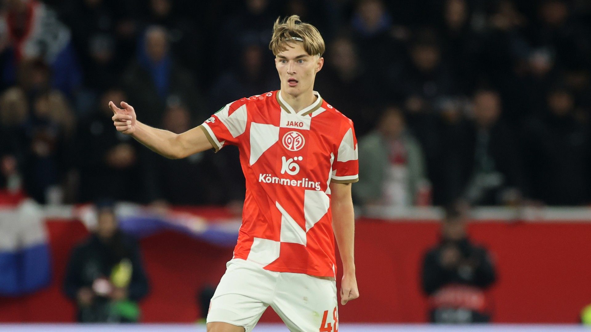 Chi è Kacper Potulski: il nuovo obiettivo in difesa di Inter, Milan e Como. Già chieste informazioni al Mainz