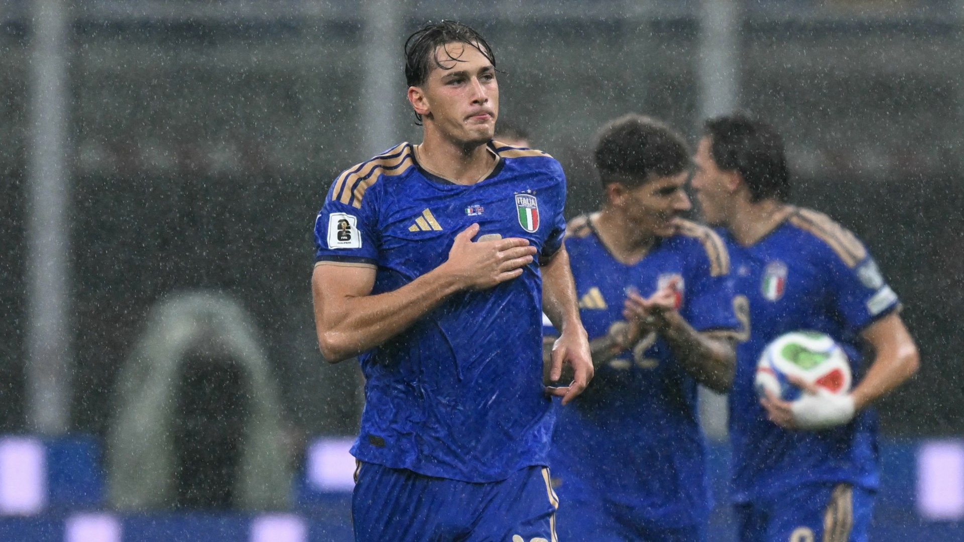 Italia, Buffon incorona Pio Esposito: "Ci porterà ai Mondiali, è l'unica certezza che abbiamo"