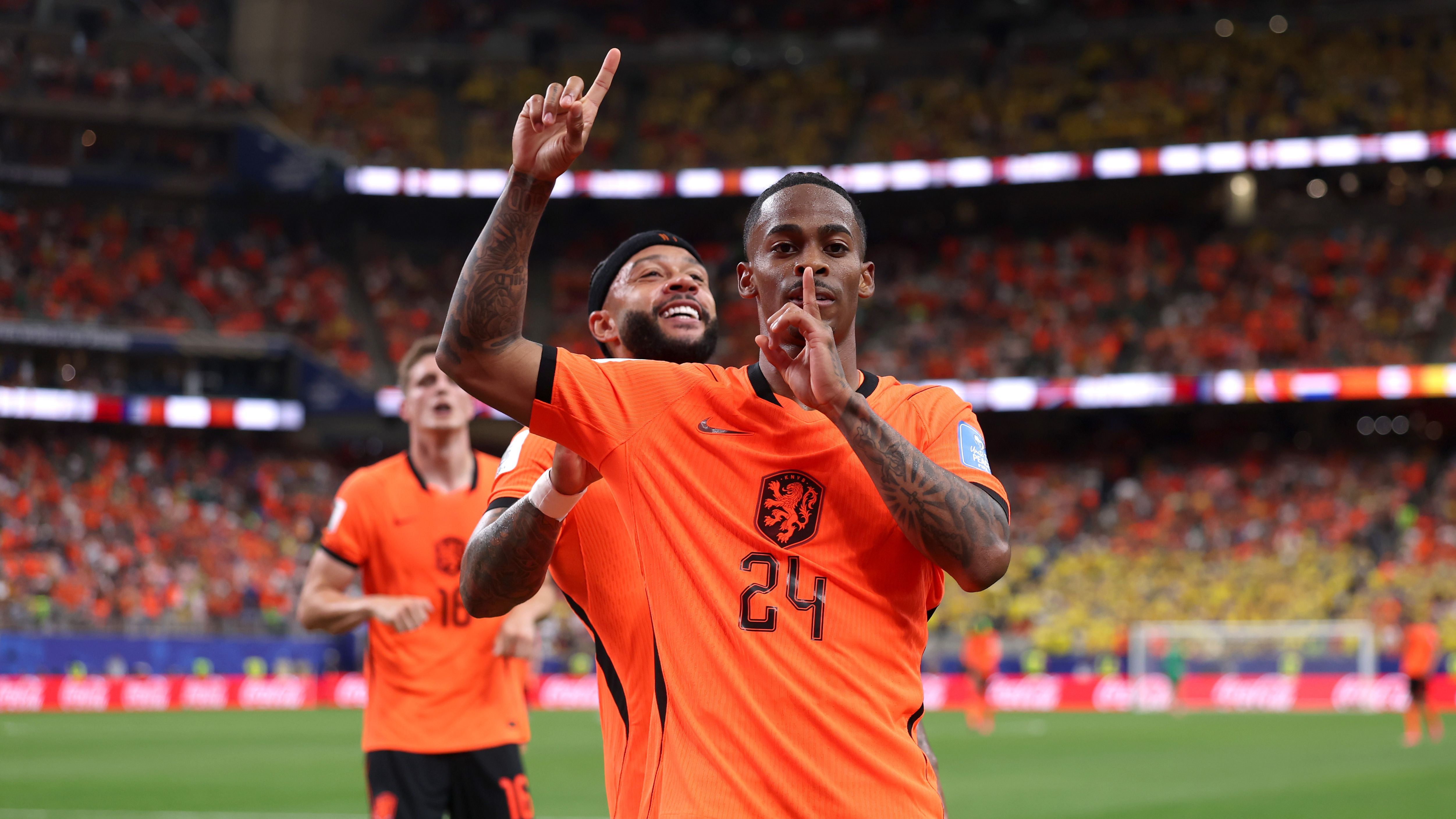 Roma, respinta la seconda offerta per Summerville: si valuta un rilancio al West Ham