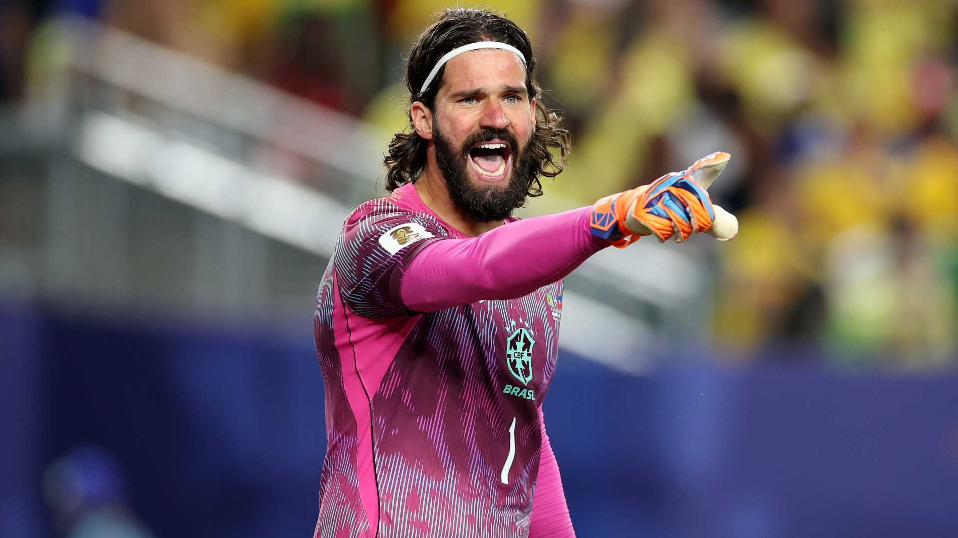Juventus, perché non è ancora arrivato un portiere? Dibu Martinez, le alternative e cosa succede con Di Gregorio