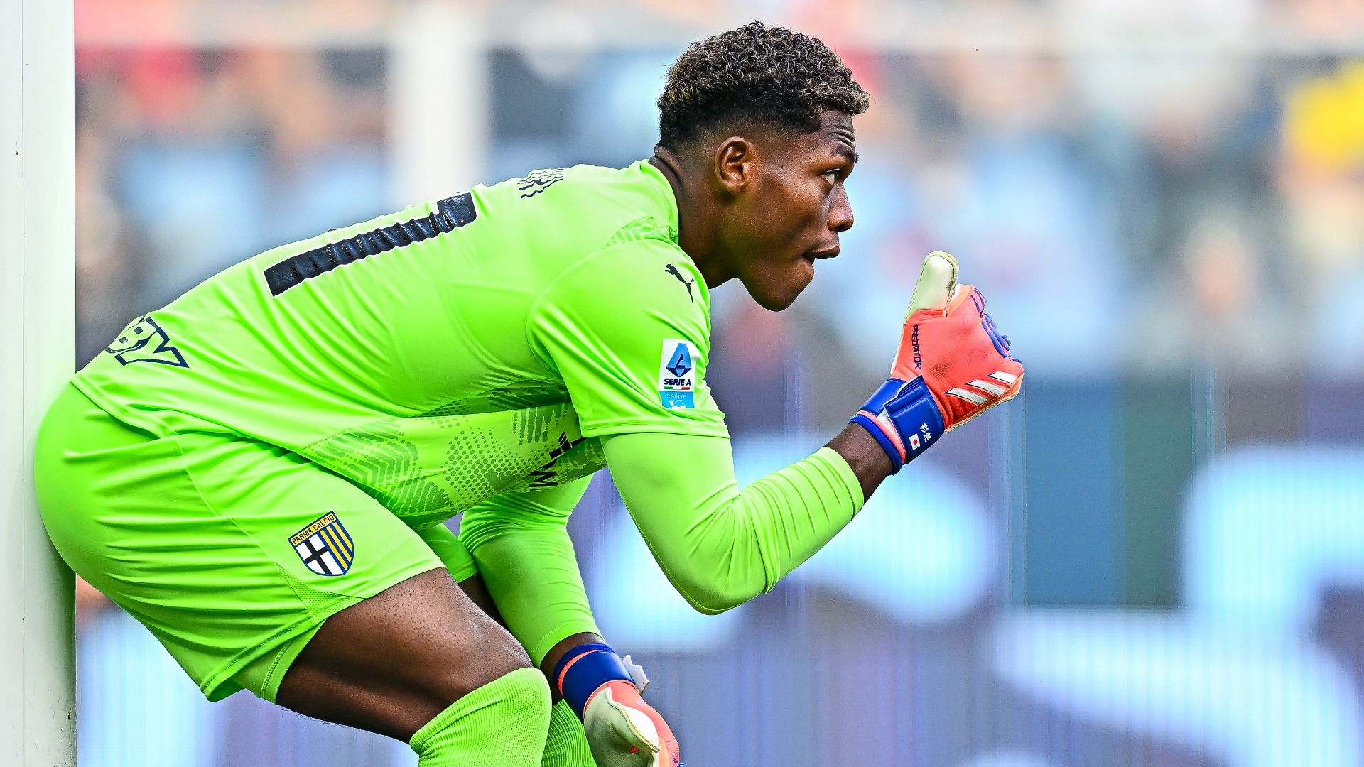 Suzuki verso operazione e lungo stop: chi è Corvi, il secondo portiere del Parma