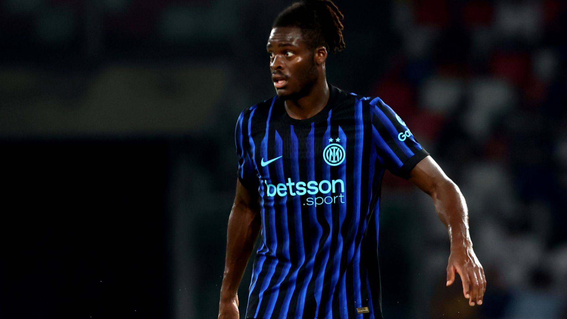 Inter, Bisseck: "C'è sempre qualcuno che non crede in te. I miei esempi? Jerome Boateng e Lilian Thuram"