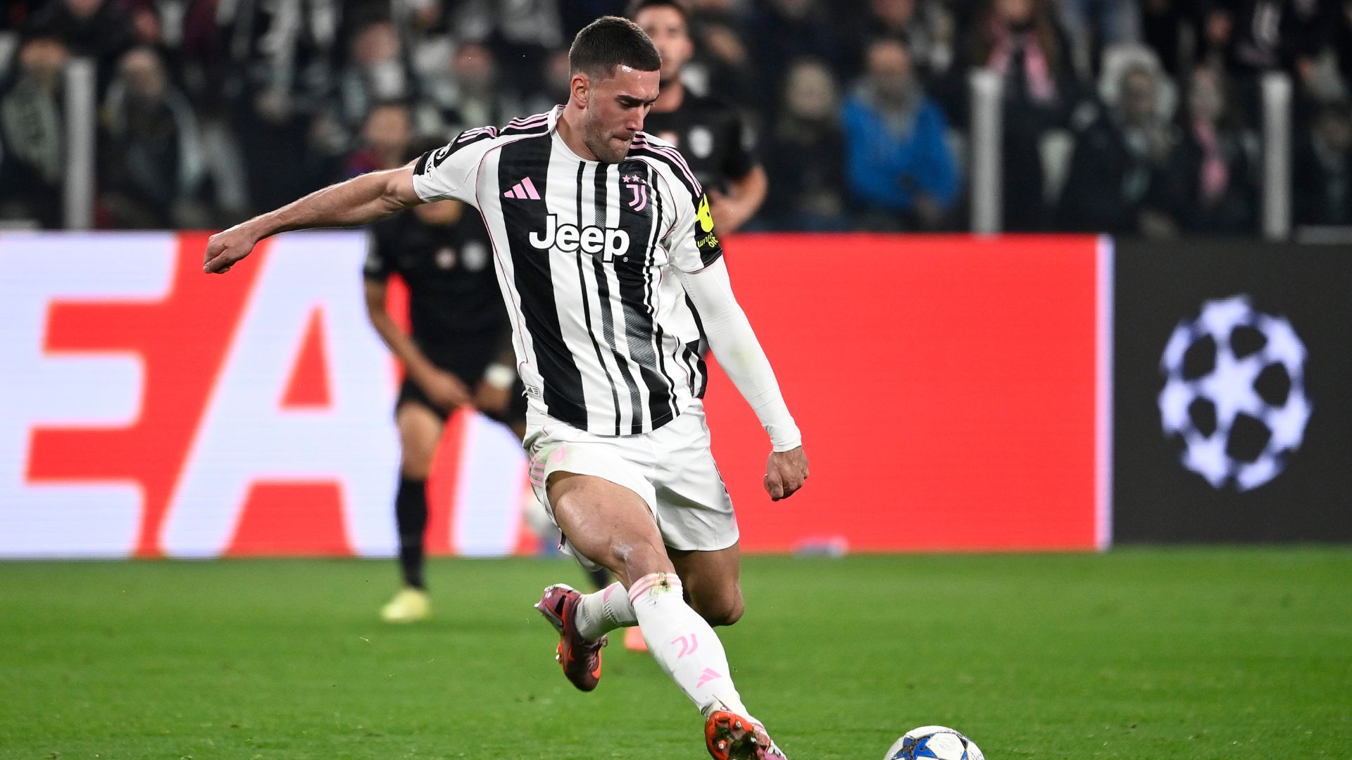 Juventus: problema muscolare per Vlahovic: “Ho chiesto il cambio” Juventus: problema muscolare per Vlahovic: “Ho chiesto il cambio”