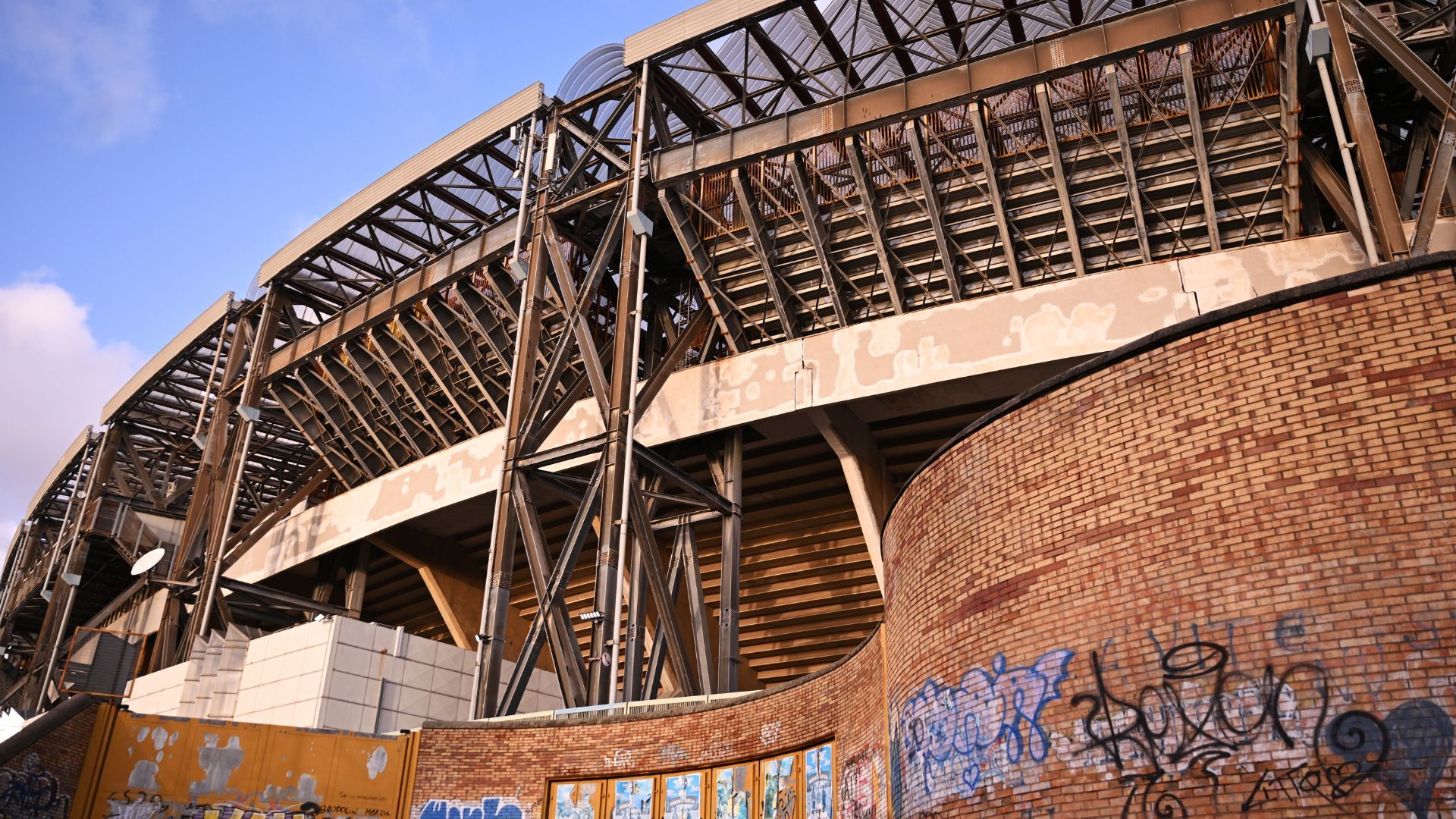 Napoli, il Maradona si rifà il look: addio pista, riapre il 3° anello ed Europei... tutte le novità