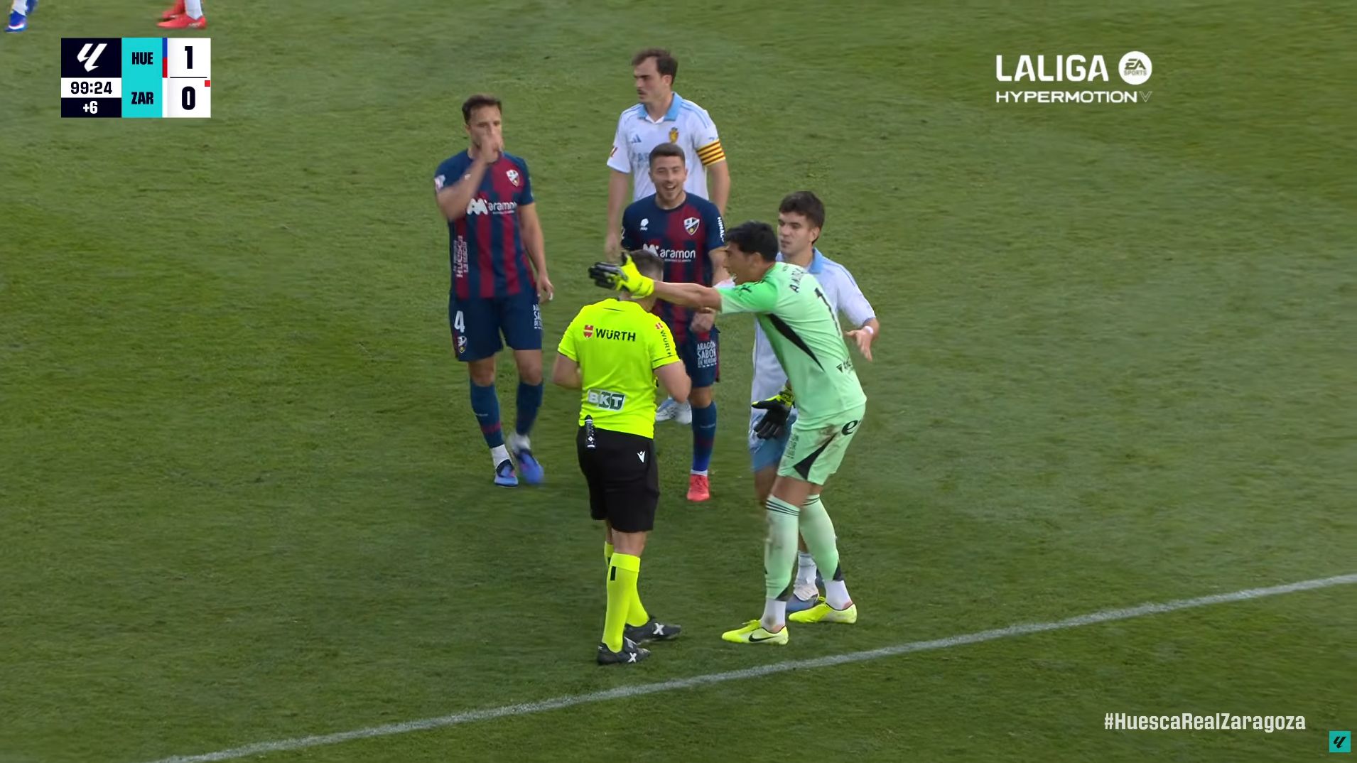 Assurdo in Huesca-Saragozza: Andrada viene espulso e colpisce con un pugno Pulido, rischia 12 giornate di squalifica. Finale con maxi rissa