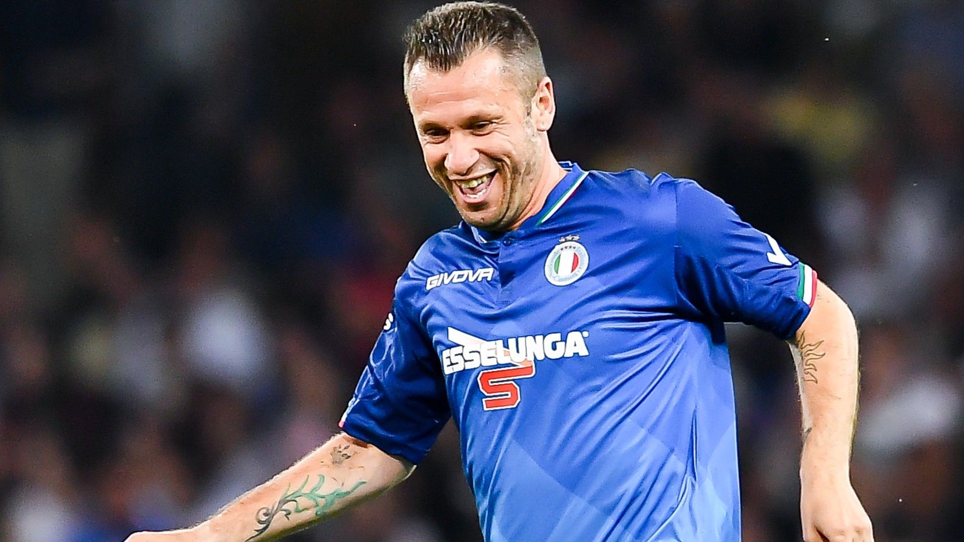 Cassano a GOAL: "Il VAR non serve a nulla, penso sia malafede. Leao? Se uno è scarso poi continua a esserlo"