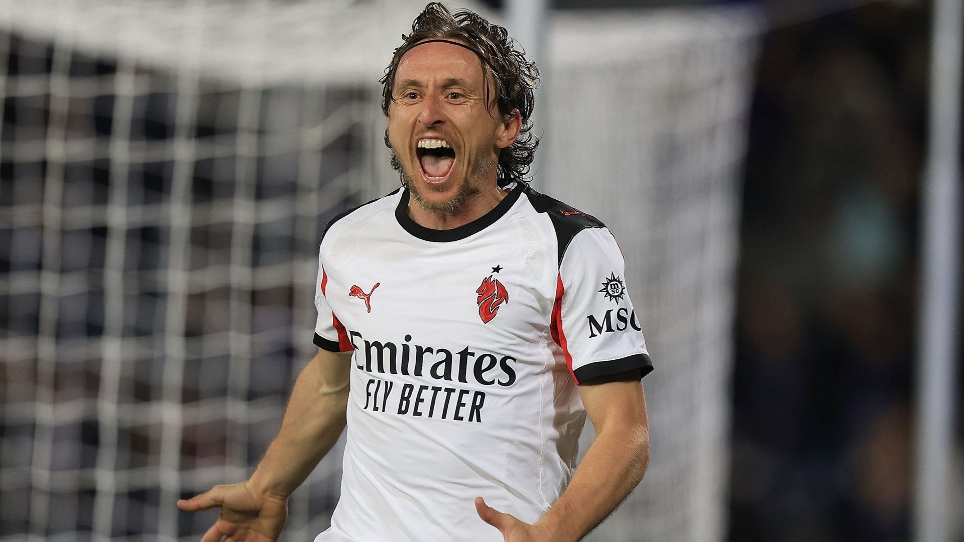 Modric su un possibile ritorno al Real Madrid: "I rumors ci sono sempre, ma al Milan sono molto contento"