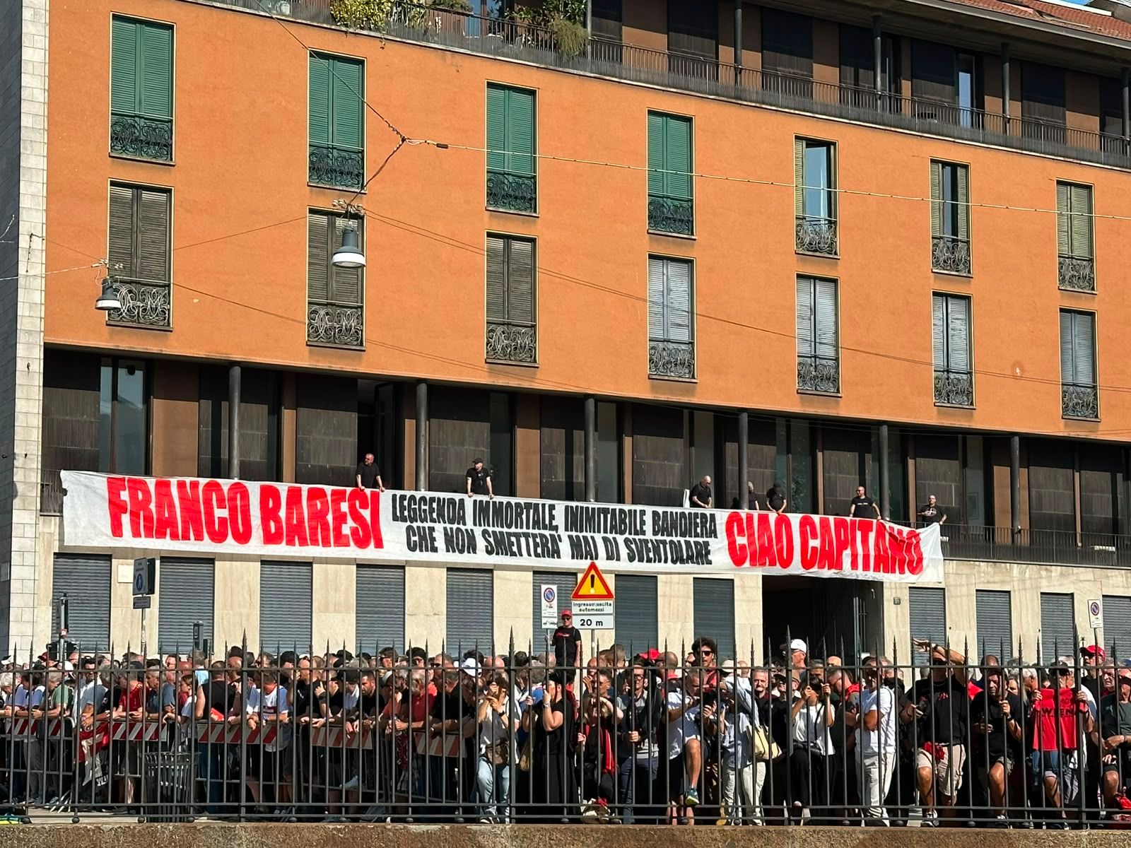 PRESENTE LA CURVA SUD