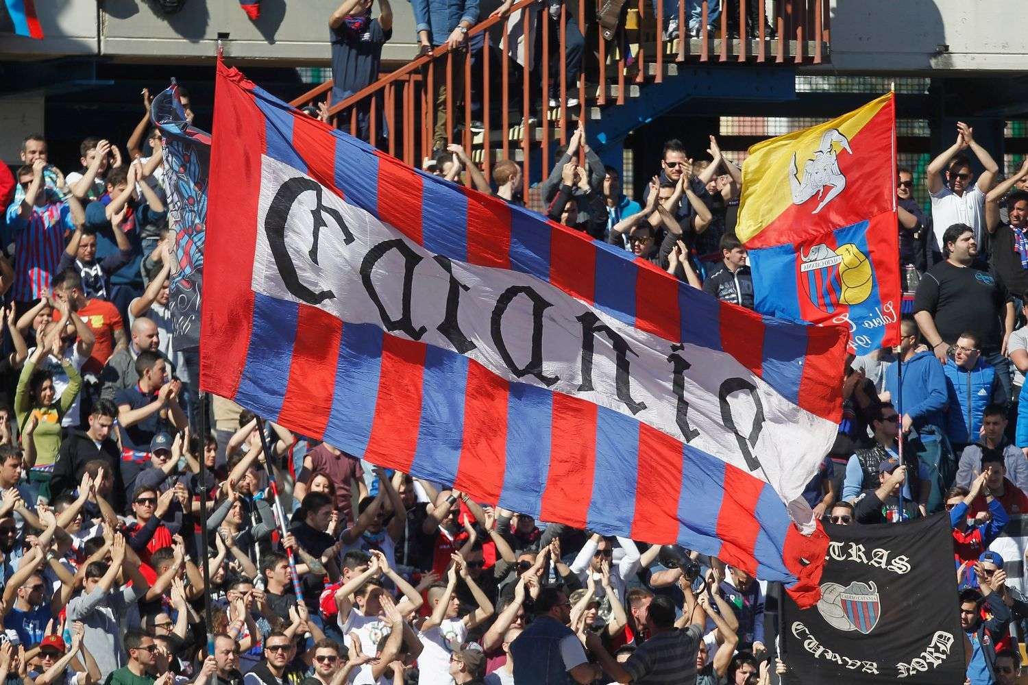 Catania.bandiera.jpg GETTY IMAGES
