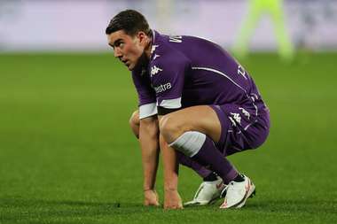 Dusan.Vlahovic.Fiorentina.2020.21.inginocchiato.jpg GETTY IMAGES
