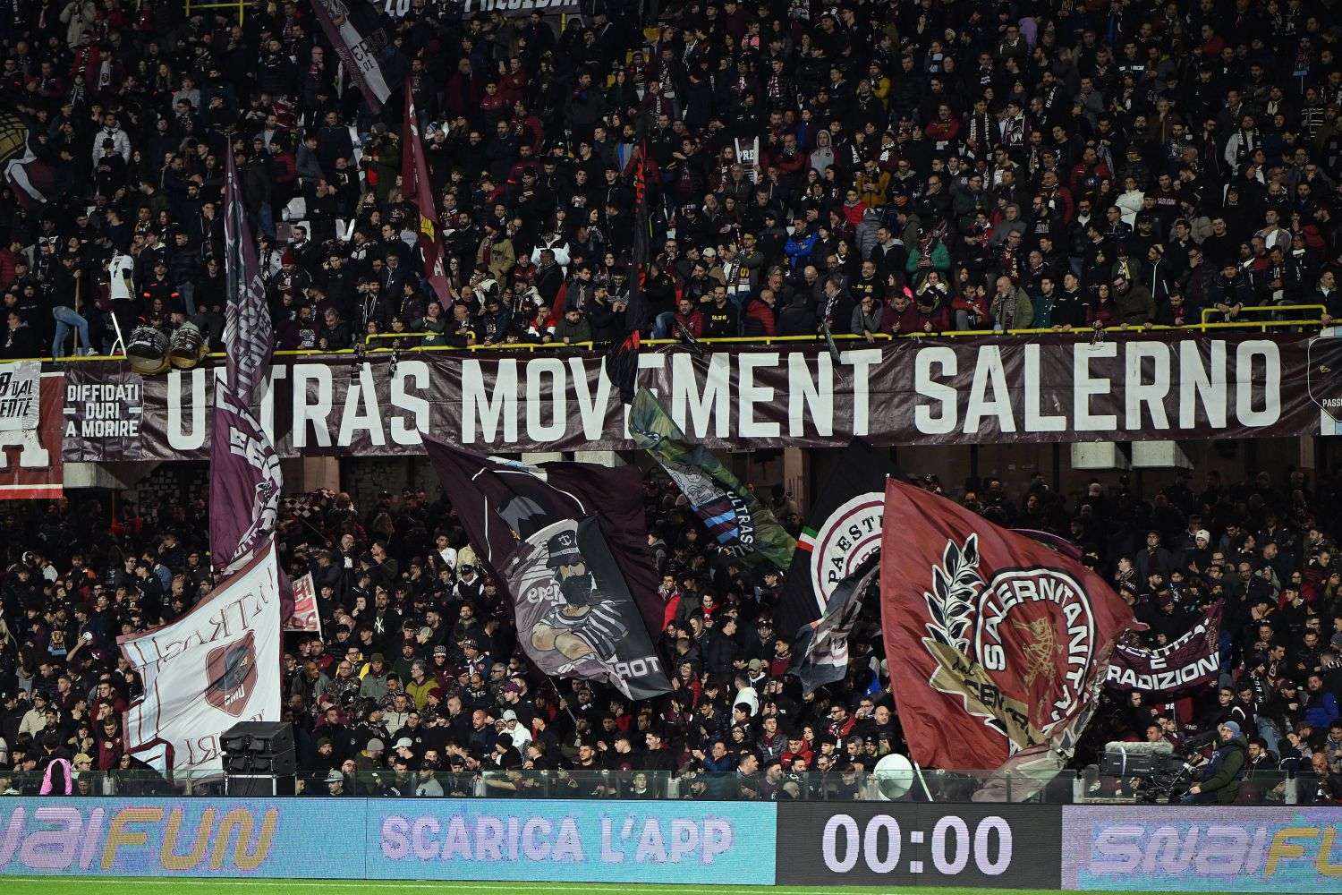 salernitana.curva.2023.24.jpg
