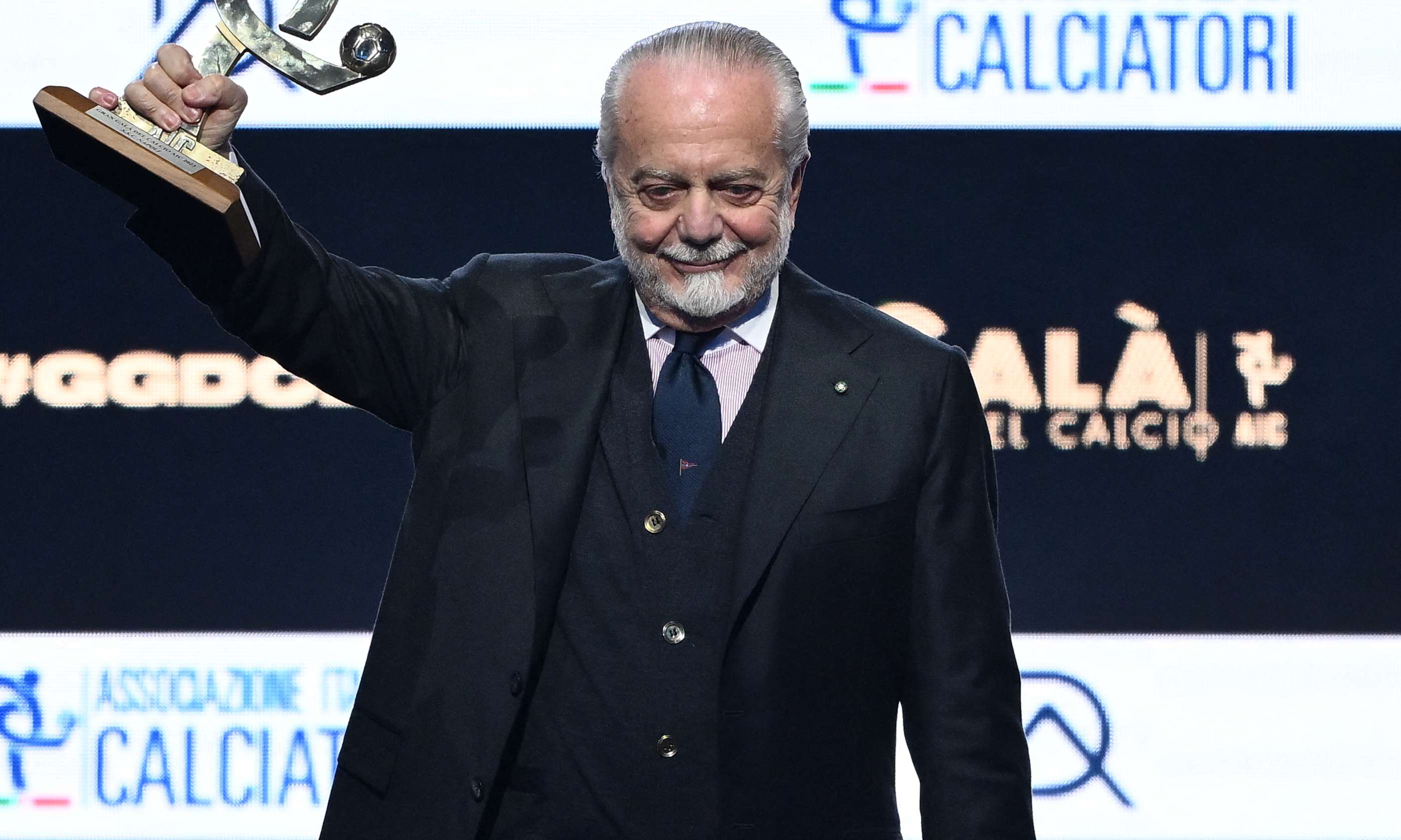 nuovo.formato.orizzontale.de.laurentiis.napoli.2023.2024.jpg
