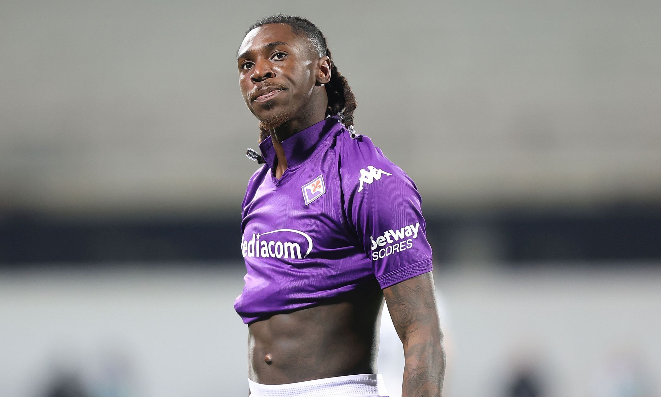 Fiorentina, la clausola di Kean fa gola a tanti. Si valuta di alzarne il valore | Calciomercato