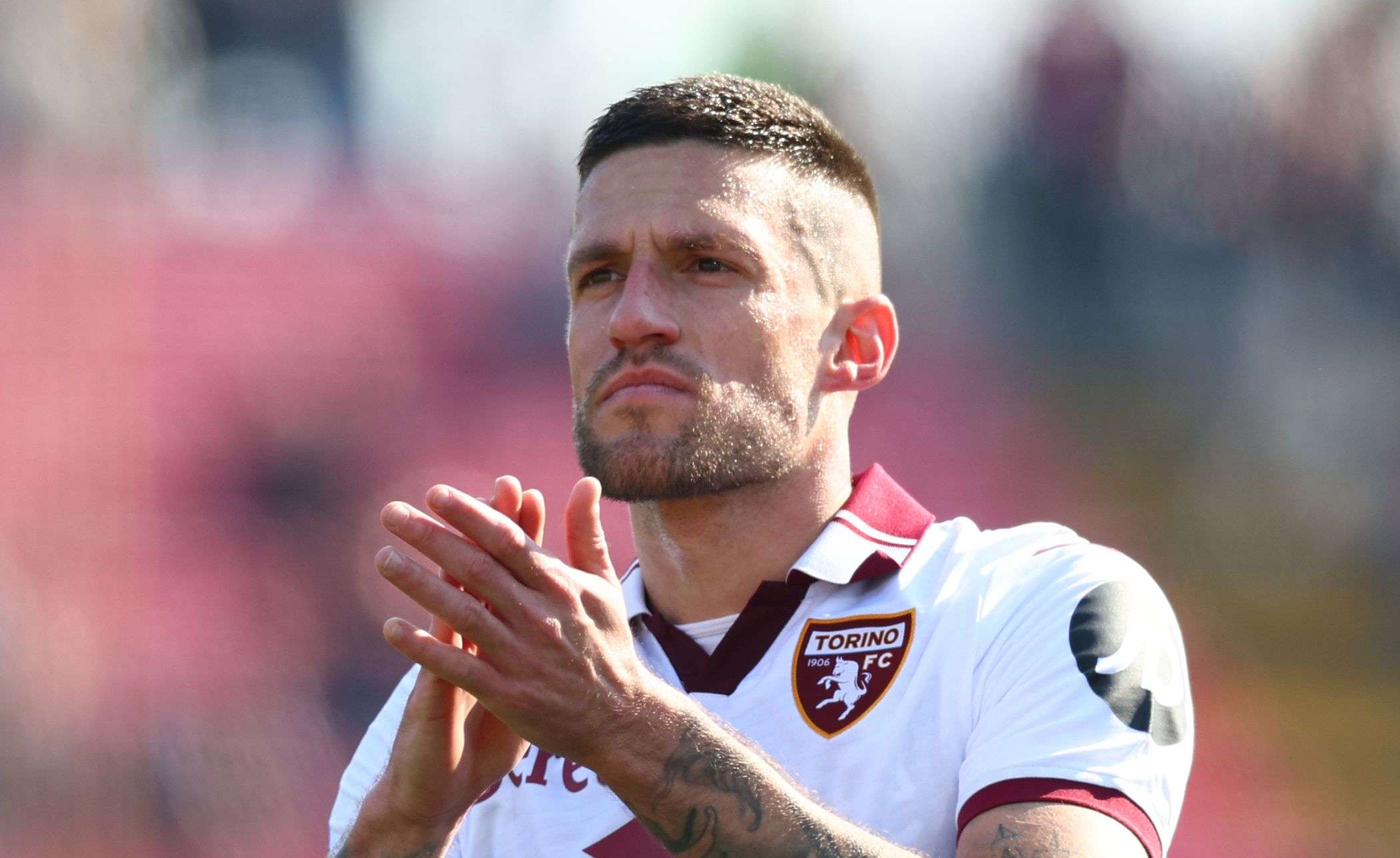 biraghi.torino.2024.25.applaude.jpg