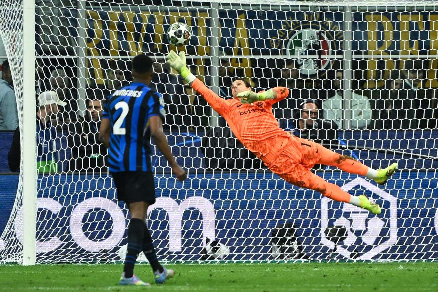 sommer.inter.2024.25.parata.barca.jpg