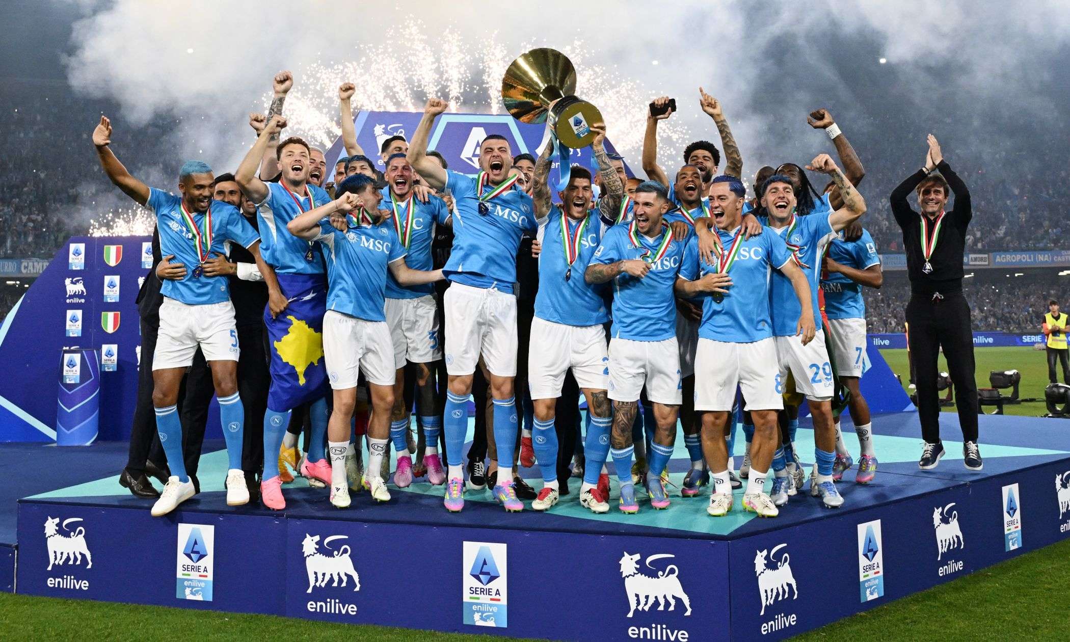 napoli.2024.25.scudetto.coppa.jpg