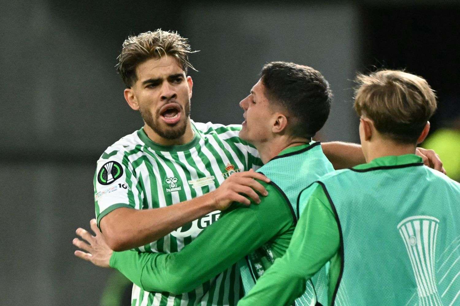 abde.ezzalzouli.betis.2024.2025.esulta.jpg