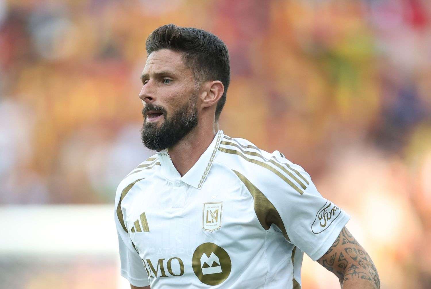 giroud.los.angeles.fc.primo.piano.2024.25.jpg