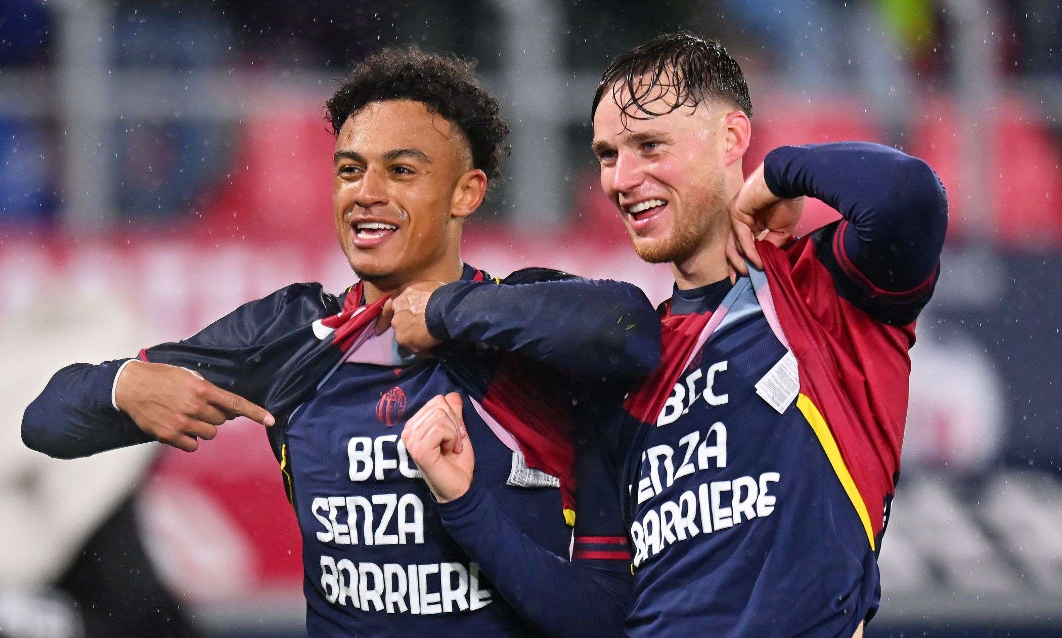 ndoye.beukema.bologna.2024.25.esultanza.maglia.jpg