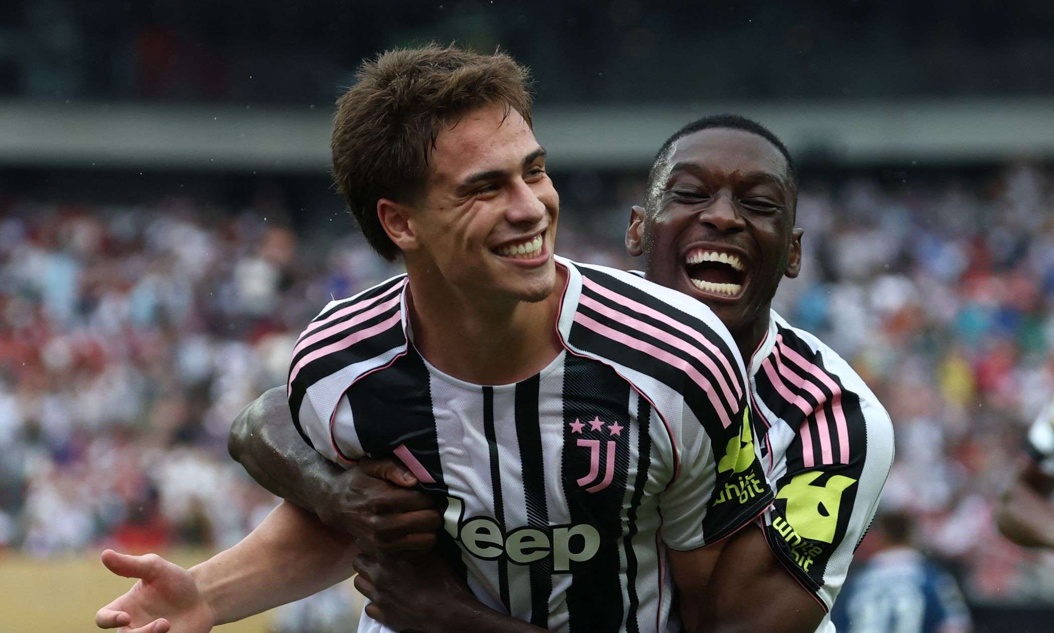 yildiz.juve.2024.25.esulta.abbraccio.kolo.muani.jpg
