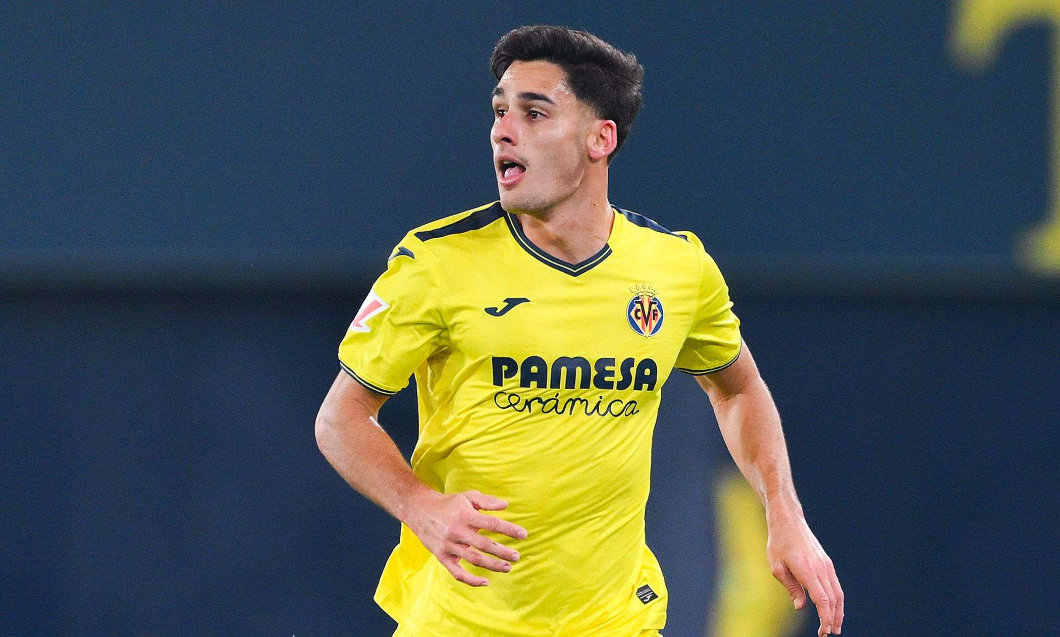 sergi.cardona.villarreal.2024.25.concentrato.jpg