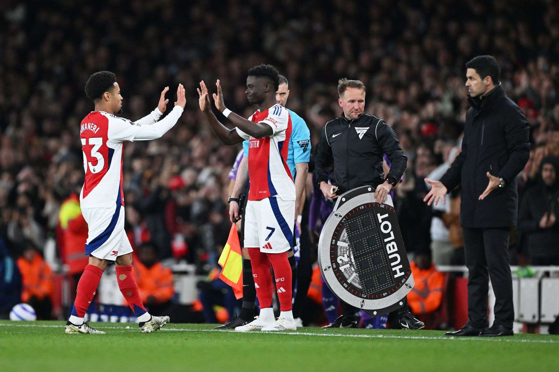 saka.arsenal.sostituzione.2025.jpg