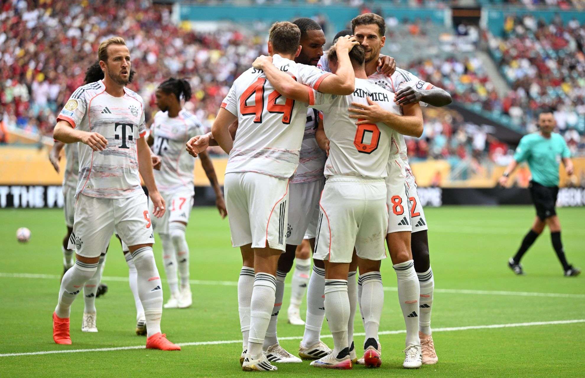bayern.monaco.esultanza.gruppo.mondiale.jpg