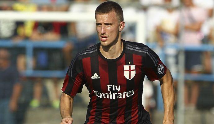 Rissa in campo con protagonista l'ex MIlan Rodrigo Ely: sospesa l ...