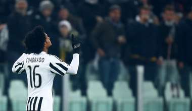 Cuadrado.Juve.2015.2016.mani.al.cielo.jpg
