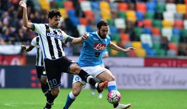 felipe.udinese.higuain.napoli.2016.jpg
