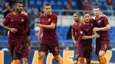 Totti.Dzeko.Roma.2016.17.jpg