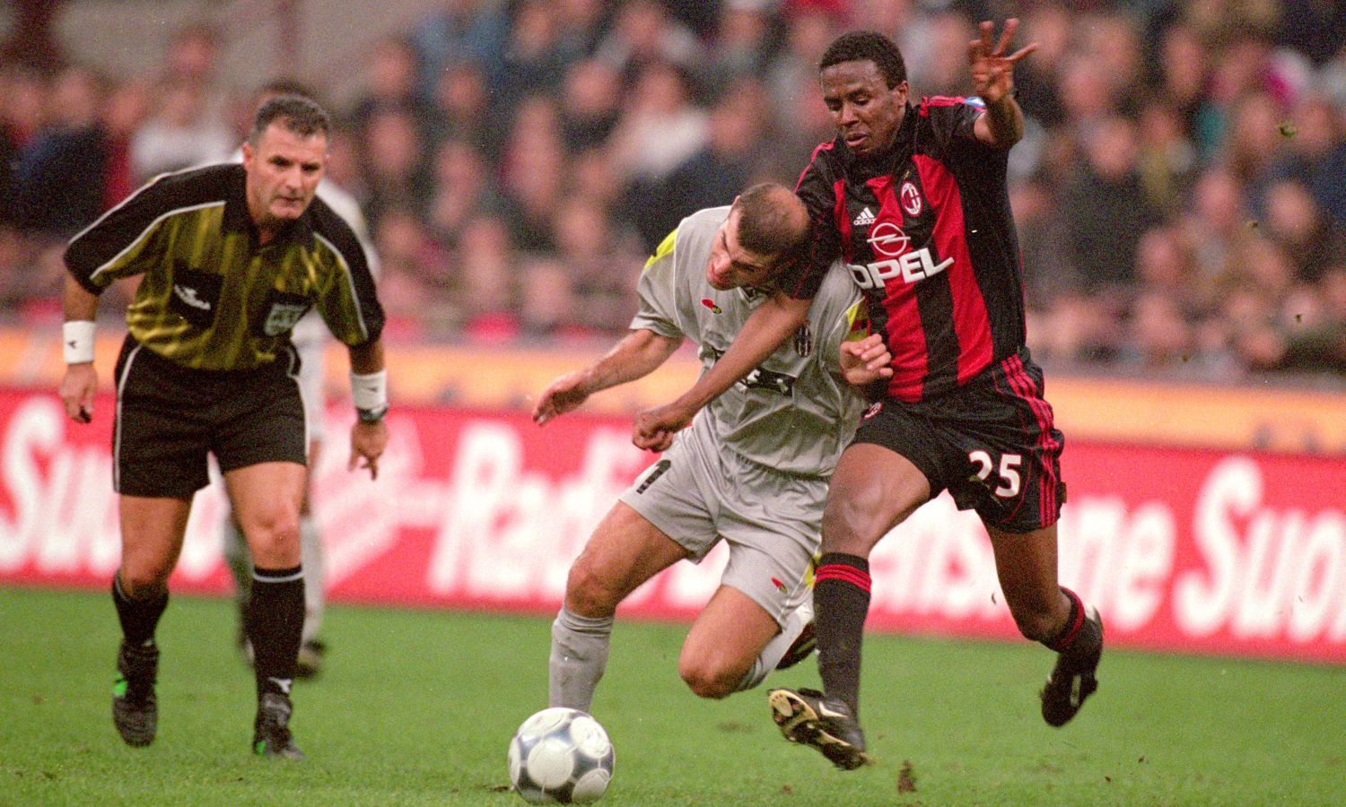 Roque Junior compie 44 anni: gli auguri del Milan per uno dei ...
