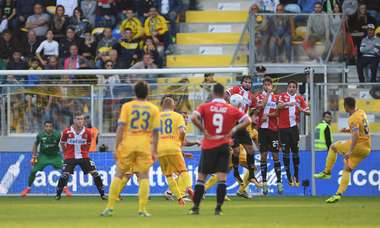 ciano.frosinone.2017.18.punizione.jpg