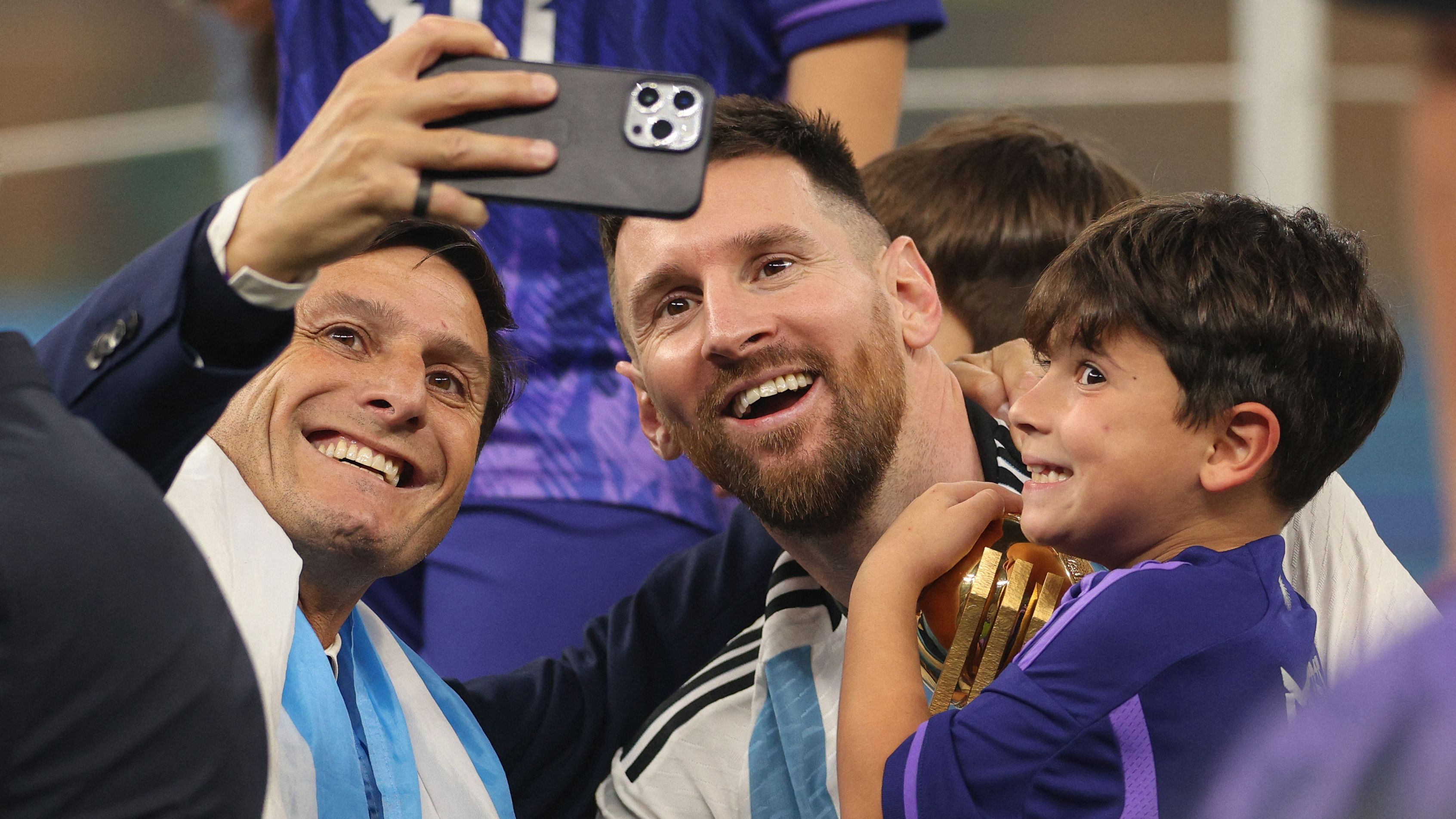 FBL-WC-2022-MATCH64-ARG-FRA-TROPHY