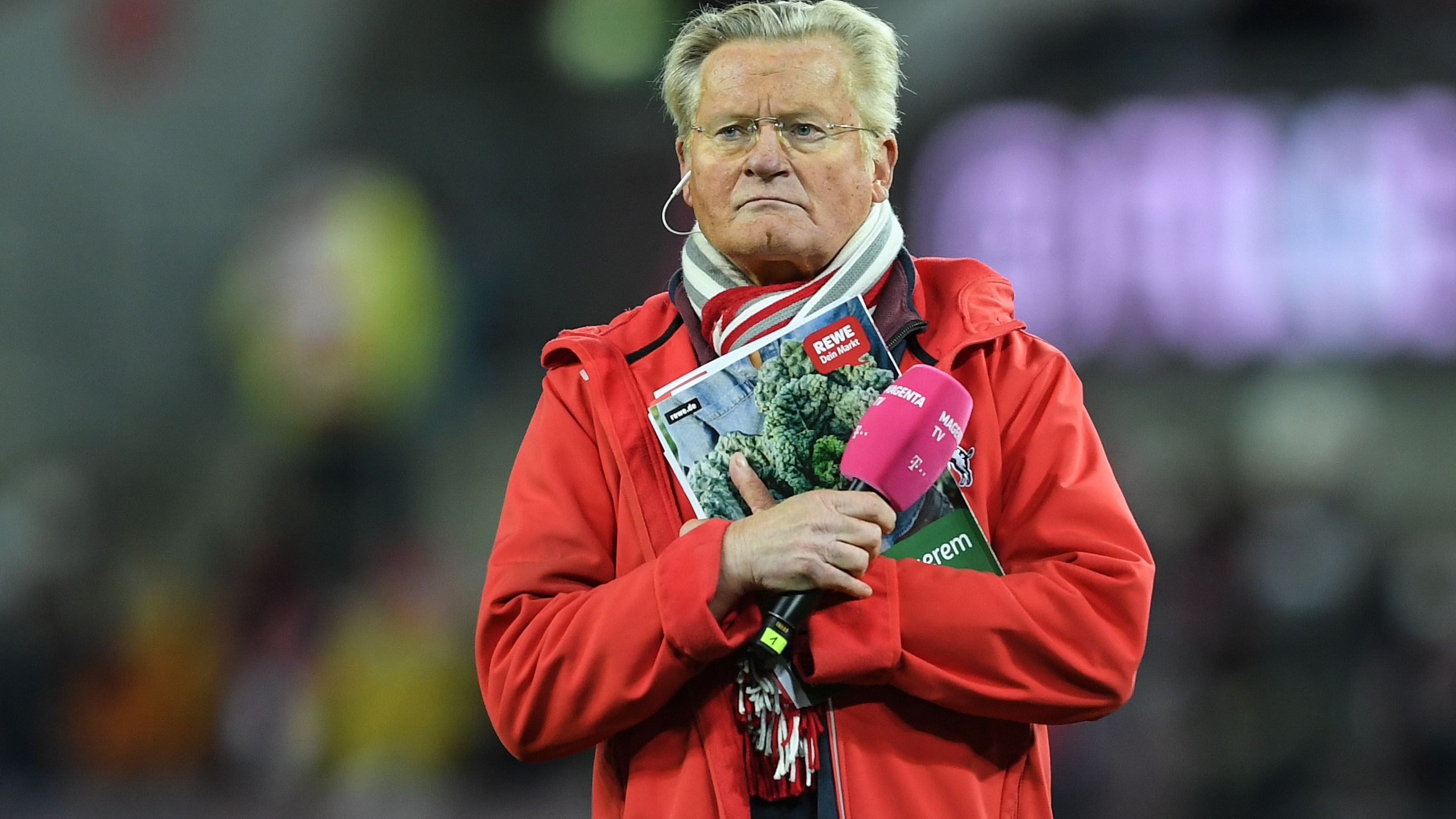 "VAR disgustoso": a Colonia lo speaker aizza i tifosi contro l'arbitro