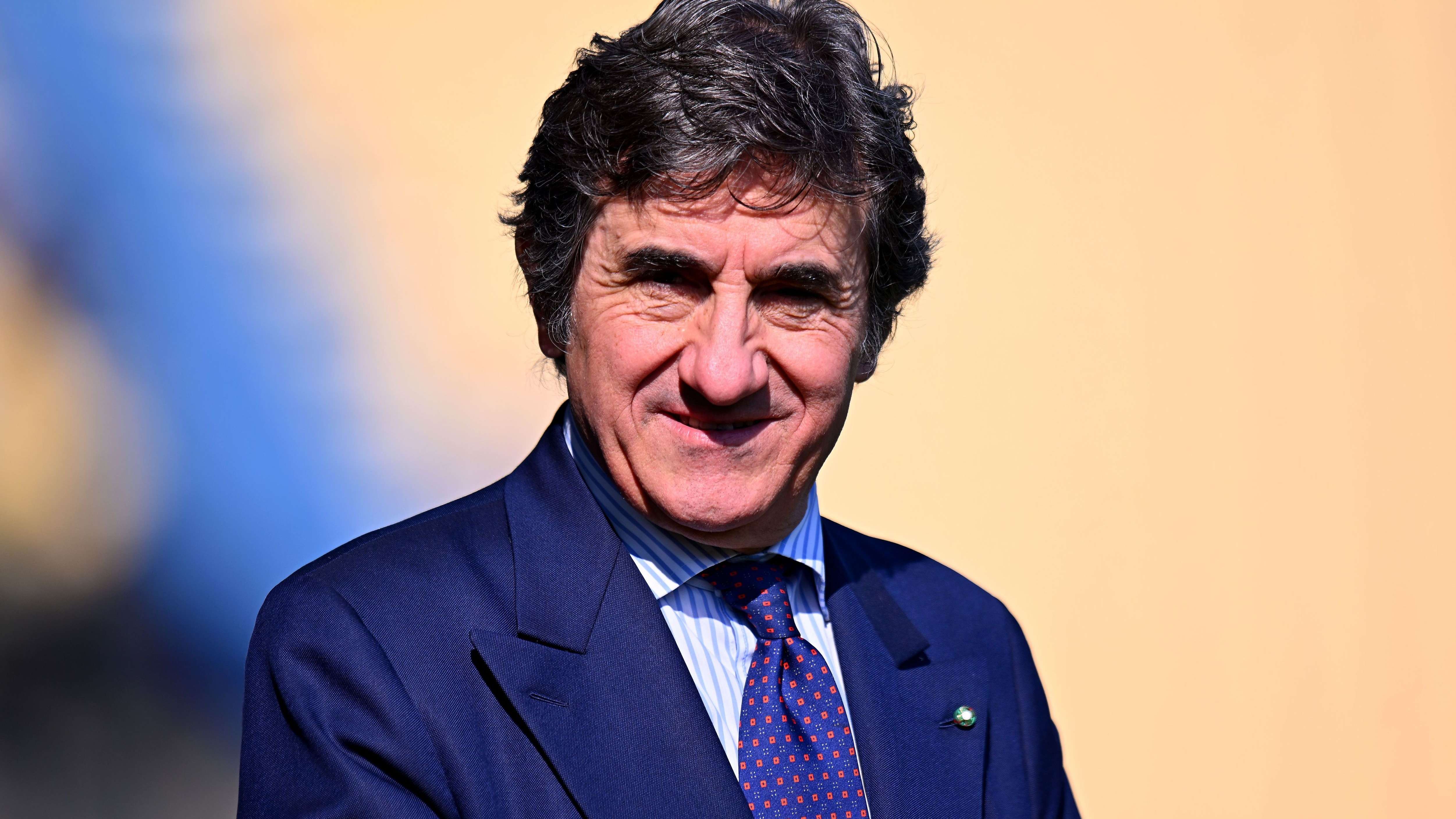 https://assets.calciomercato.com/images/v3/getty-2203957957/crop/MM5DKMBQGU5DEOBRGU5G433XMU5DAORSGYYA====/GettyImages-2203957957.jpg?quality=60&auto=webp&format=pjpg Cairo: “Cessione del Torino? Felice di valutare offerte. Su D’Aversa e Ventura…”