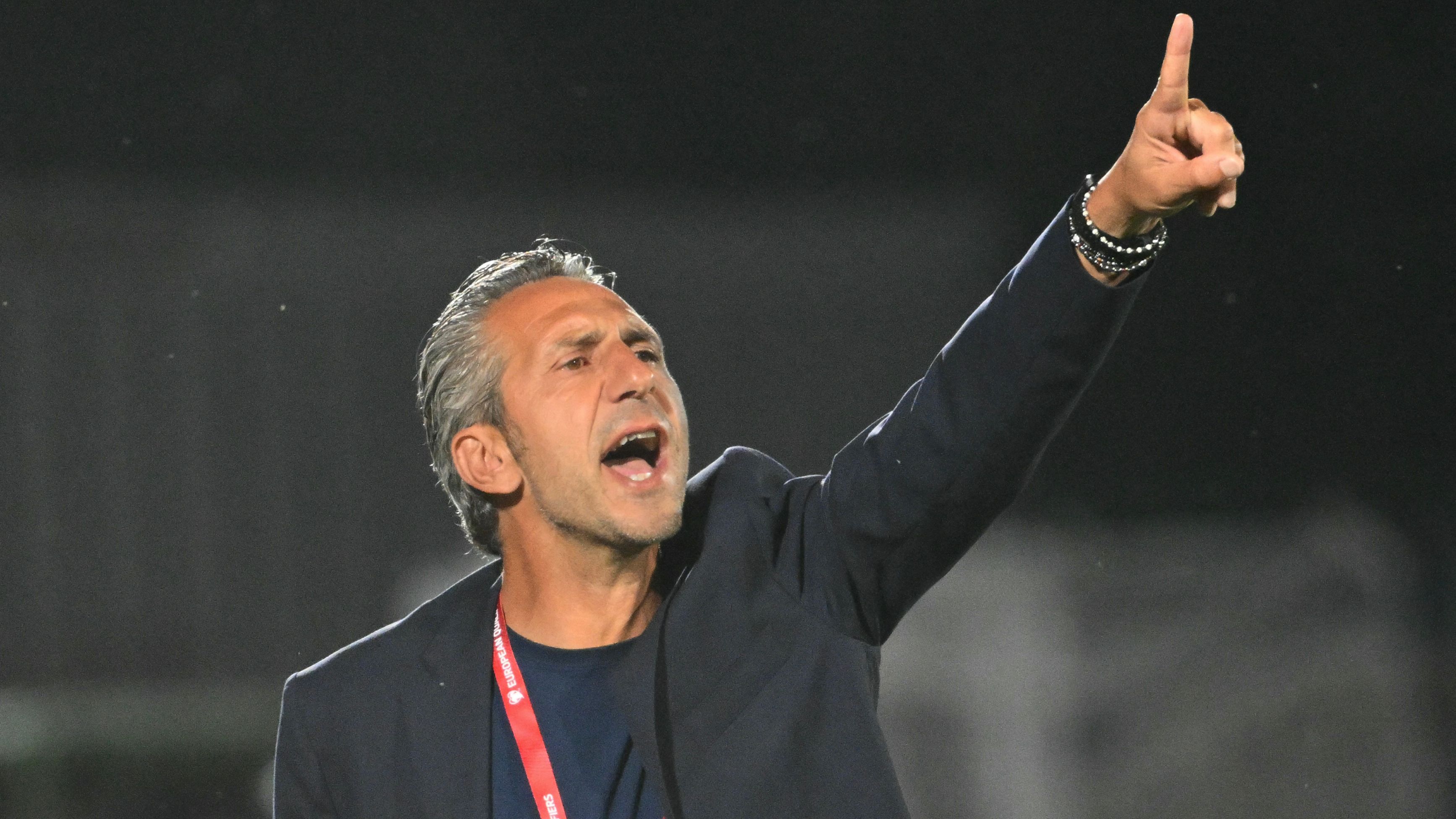 L’allenatore di San Marino ha sfidato la Bosnia meno di un anno fa: “Sono lenti ma con individualità importanti. Lo stadio sembra lo Scida di Crotone” L’allenatore di San Marino ha sfidato la Bosnia meno di un anno fa: “Sono lenti ma con individualità importanti. Lo stadio sembra lo Scida di Crotone”