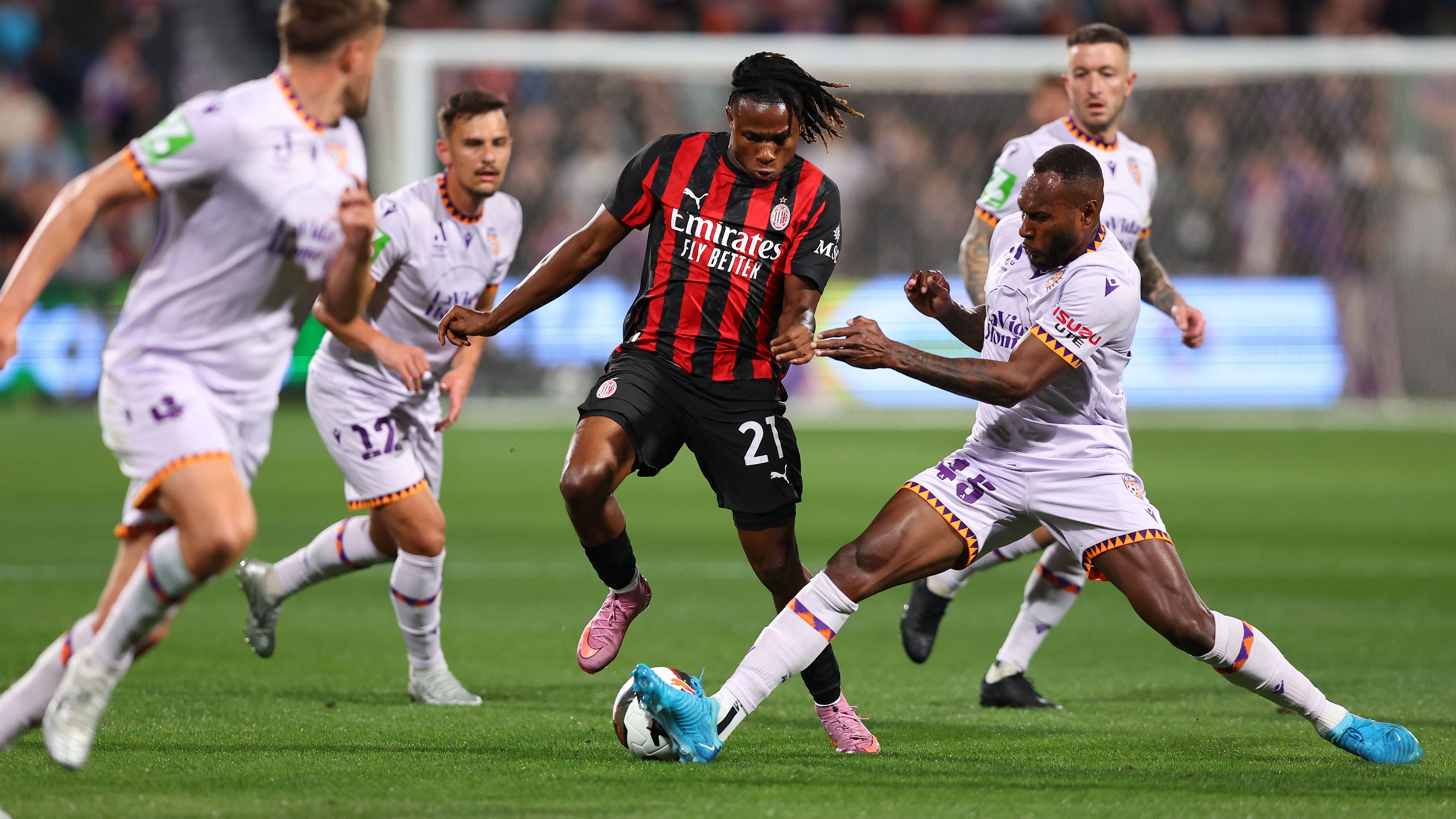 Perth Glory-Milan LIVE 0-5 doppietta di Okafor, a segno anche Comotto
