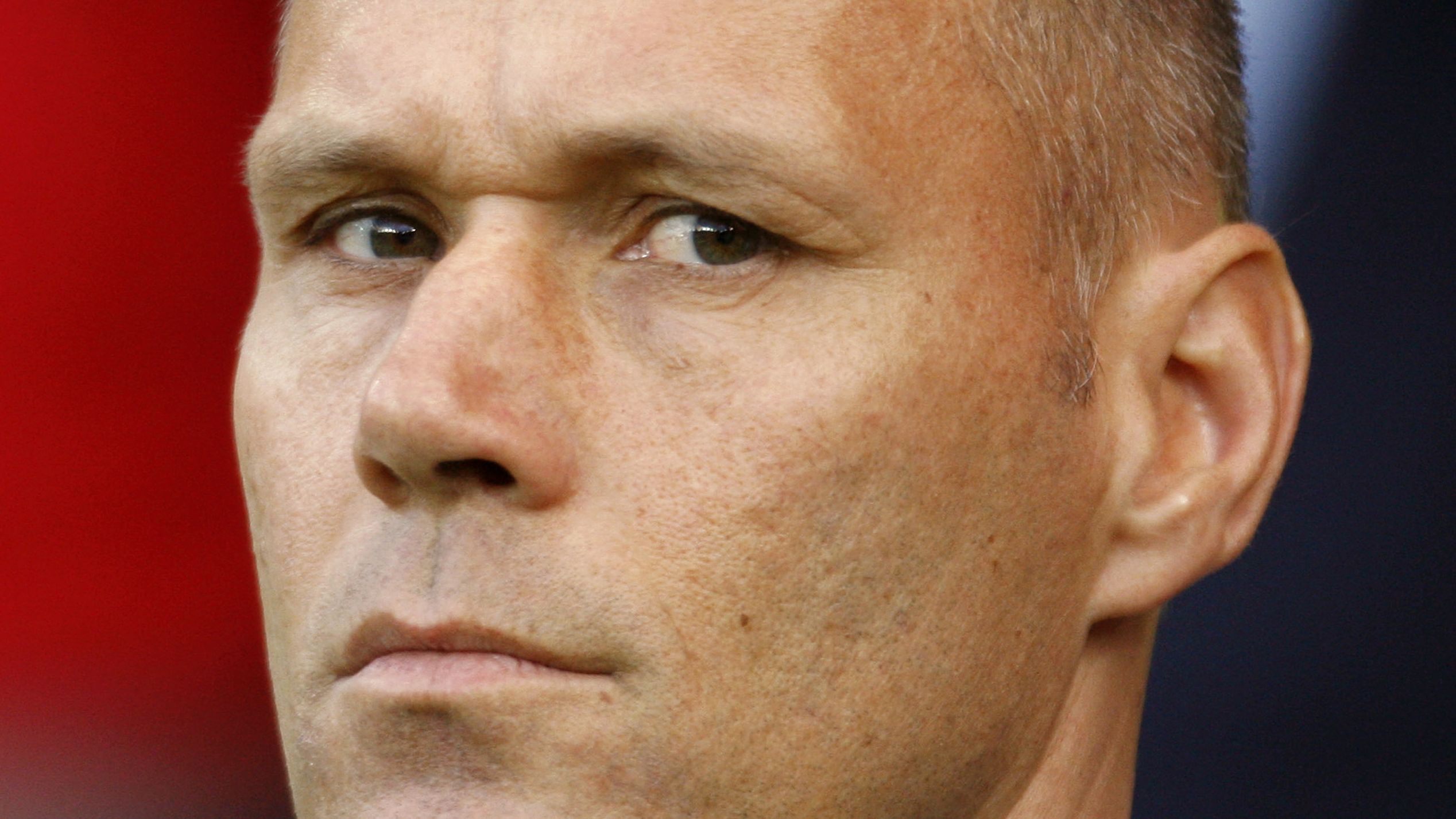 Van Basten si racconta: "Sono vittima di stalking, una donna dice che mia moglie è posseduta e che dovrei essere salvato da sfere diaboliche"