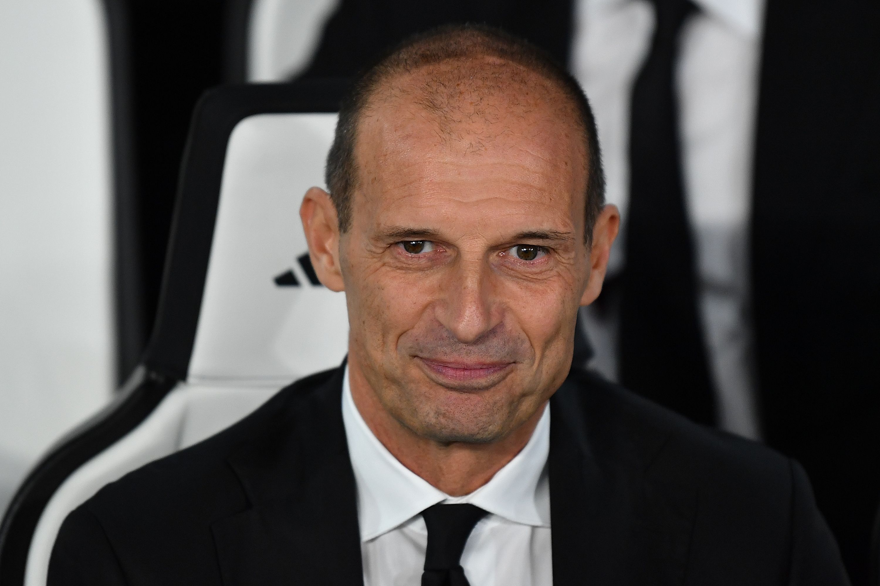 Testa a testa Conte-Allegri per il miglior allenatore di ottobre: in quota Gasperini e Chivu puntano al sorpasso