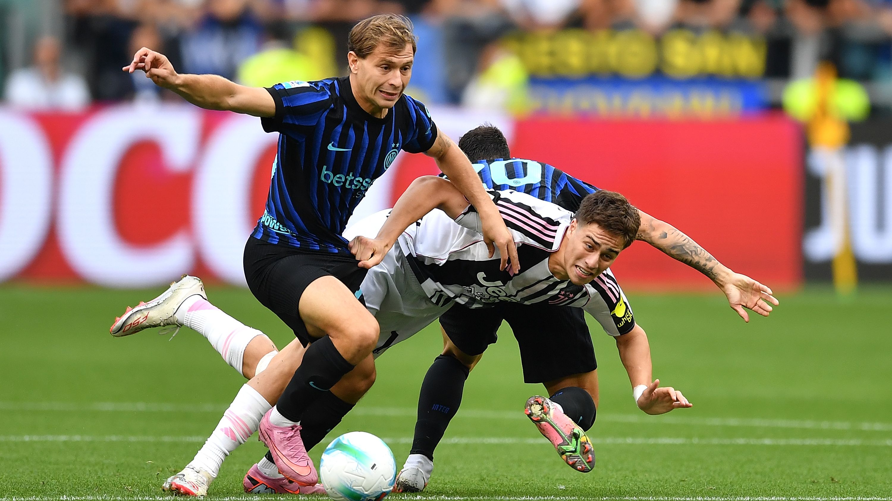 Inter-Juventus, chi gioca e chi no: le ultime sulle probabili formazioni del derby d'Italia. Calhanoglu tenta Chivu, Spalletti col dubbio Thuram