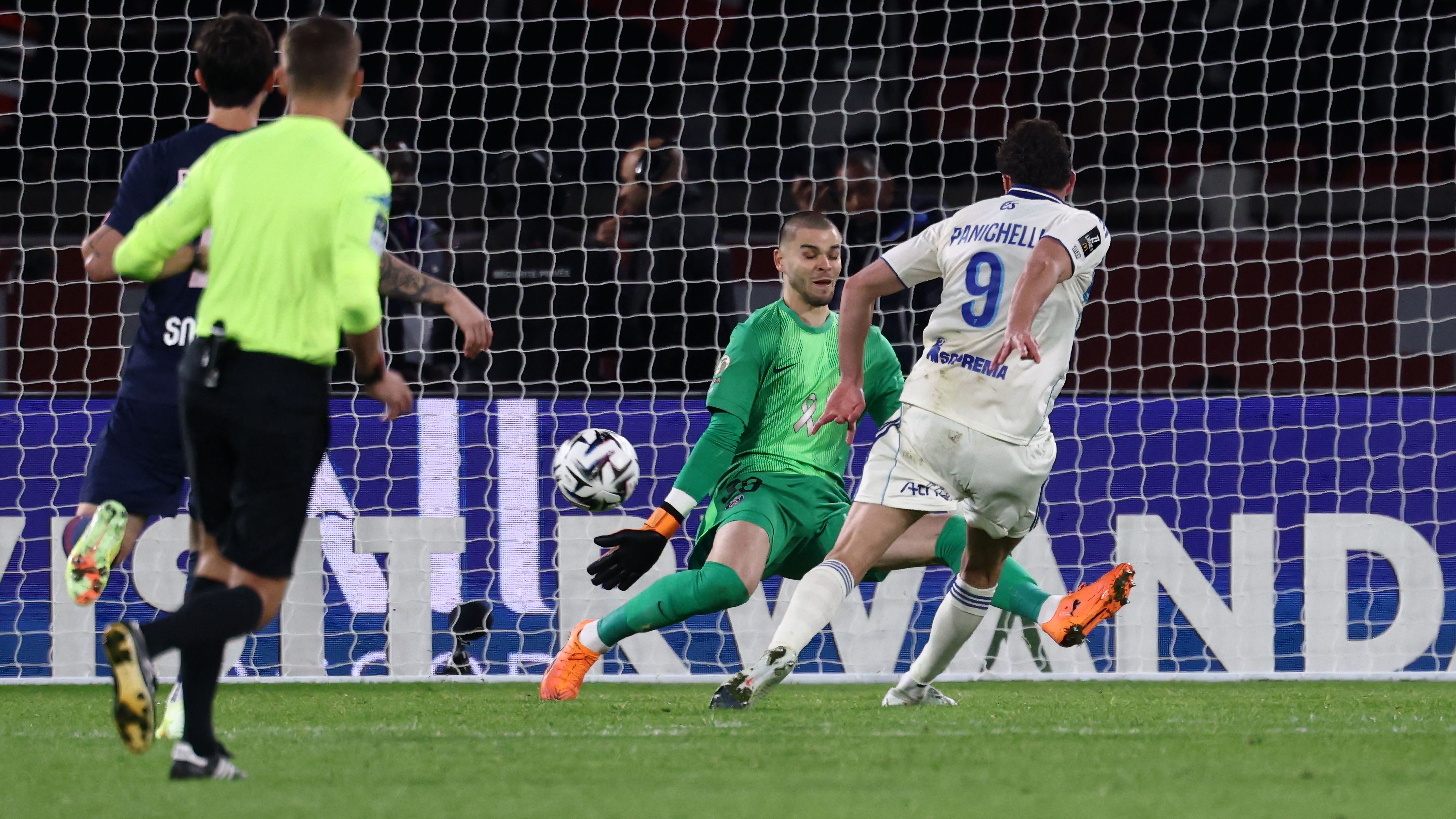 Ligue 1: PSG frenato in casa dallo Strasburgo, vicino al colpaccio: 3-3, che occasione per De Zerbi