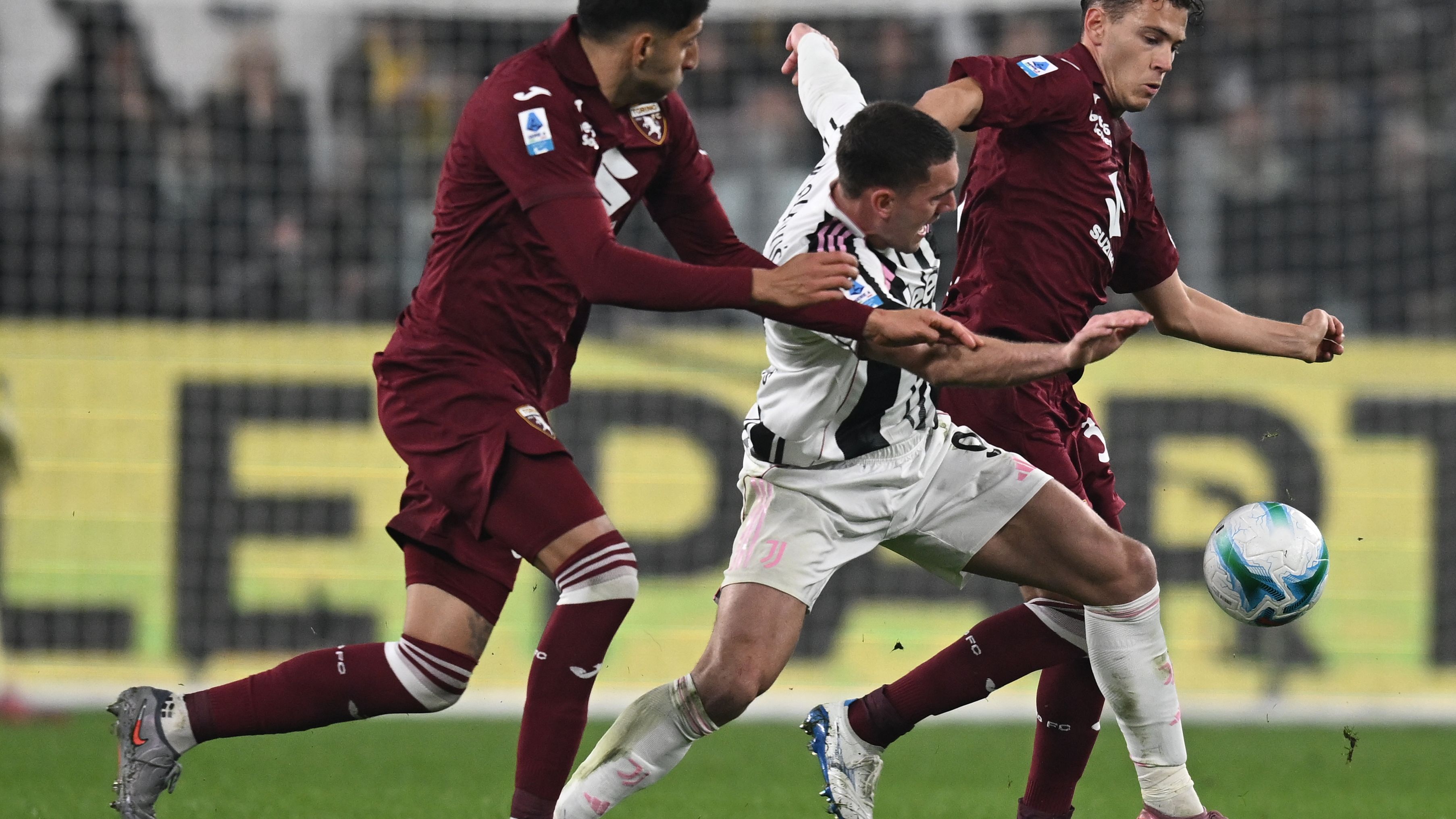Giudice sportivo Serie A: multato il Torino nel derby con la Juve. Una giornata ad un collaboratore di Allegri