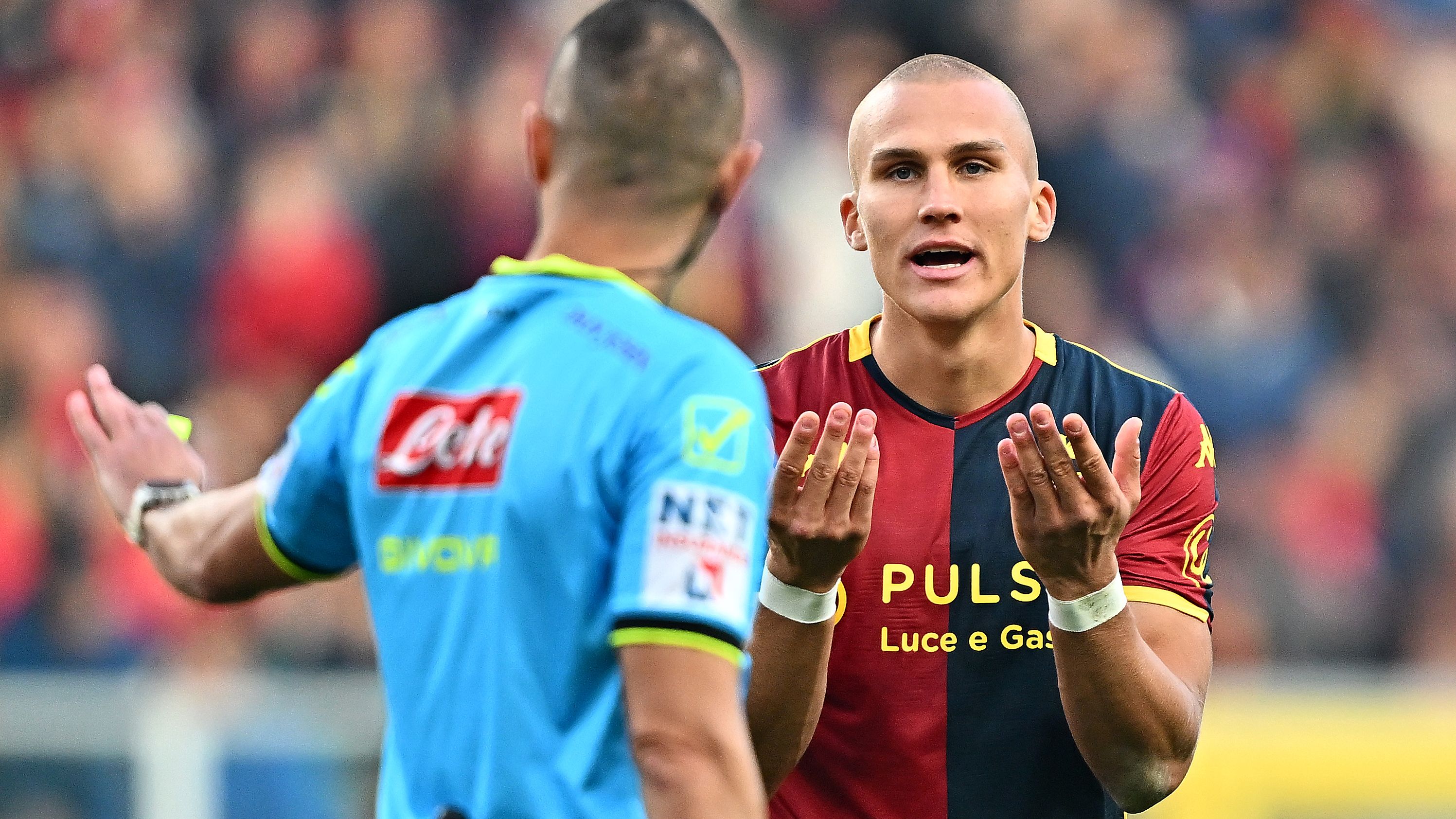 Genoa-Fiorentina, la moviola LIVE: check del Var prima del gol di Colombo, cos'è successo