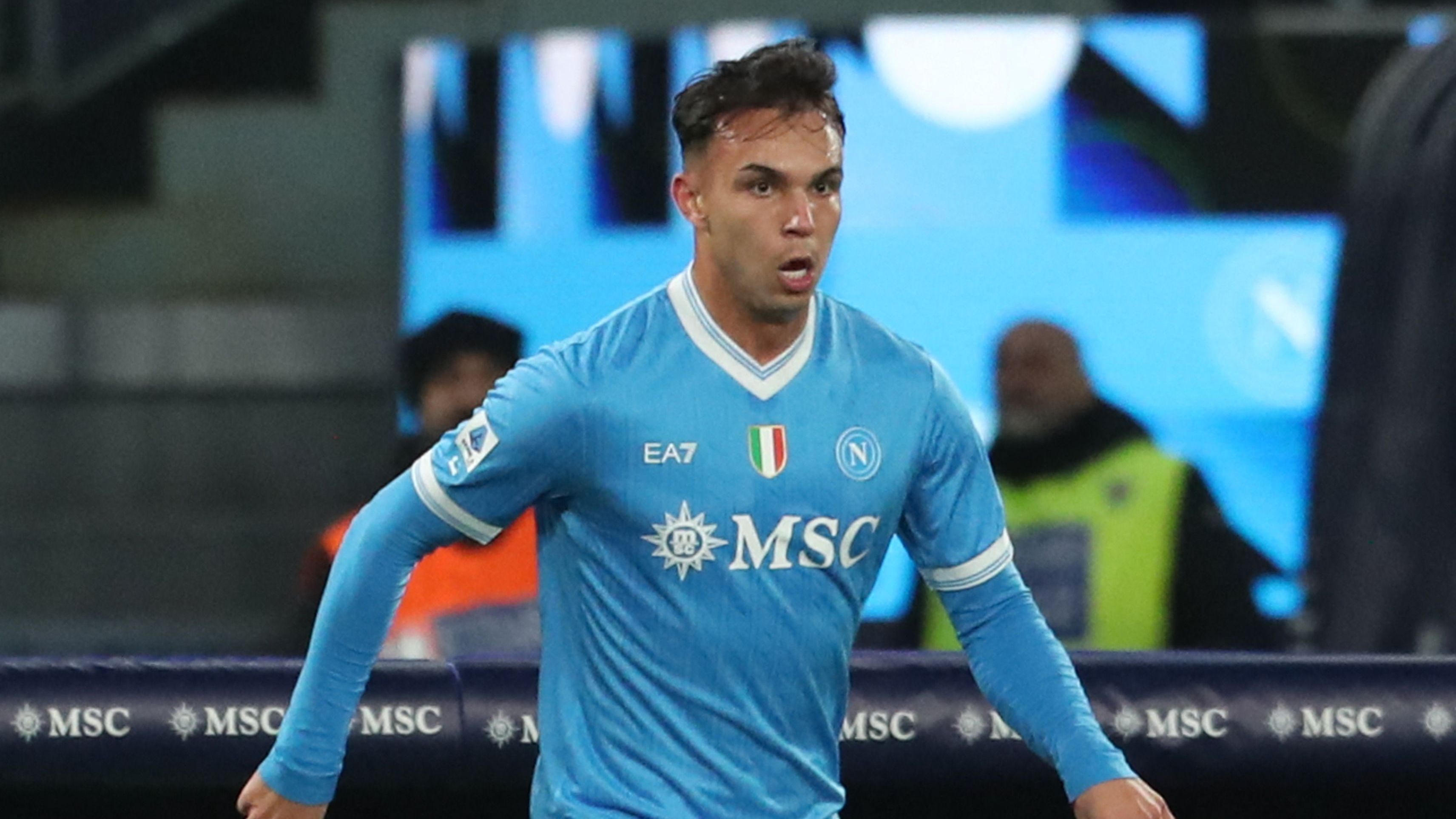 Napoli-Como, chi gioca e chi no: Giovane titolare, dubbio Addai per Fabregas insieme a Nico Paz e Baturina