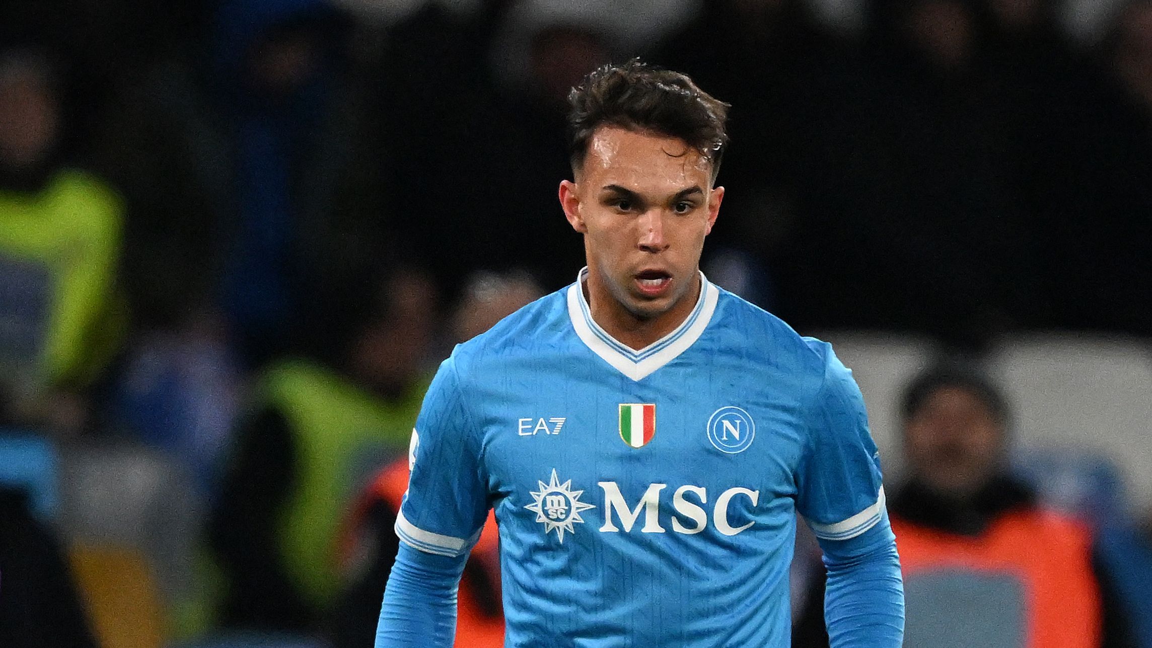 Napoli, Giovane entra e viene sostituito dopo mezz'ora contro il Genoa: cos'è successo