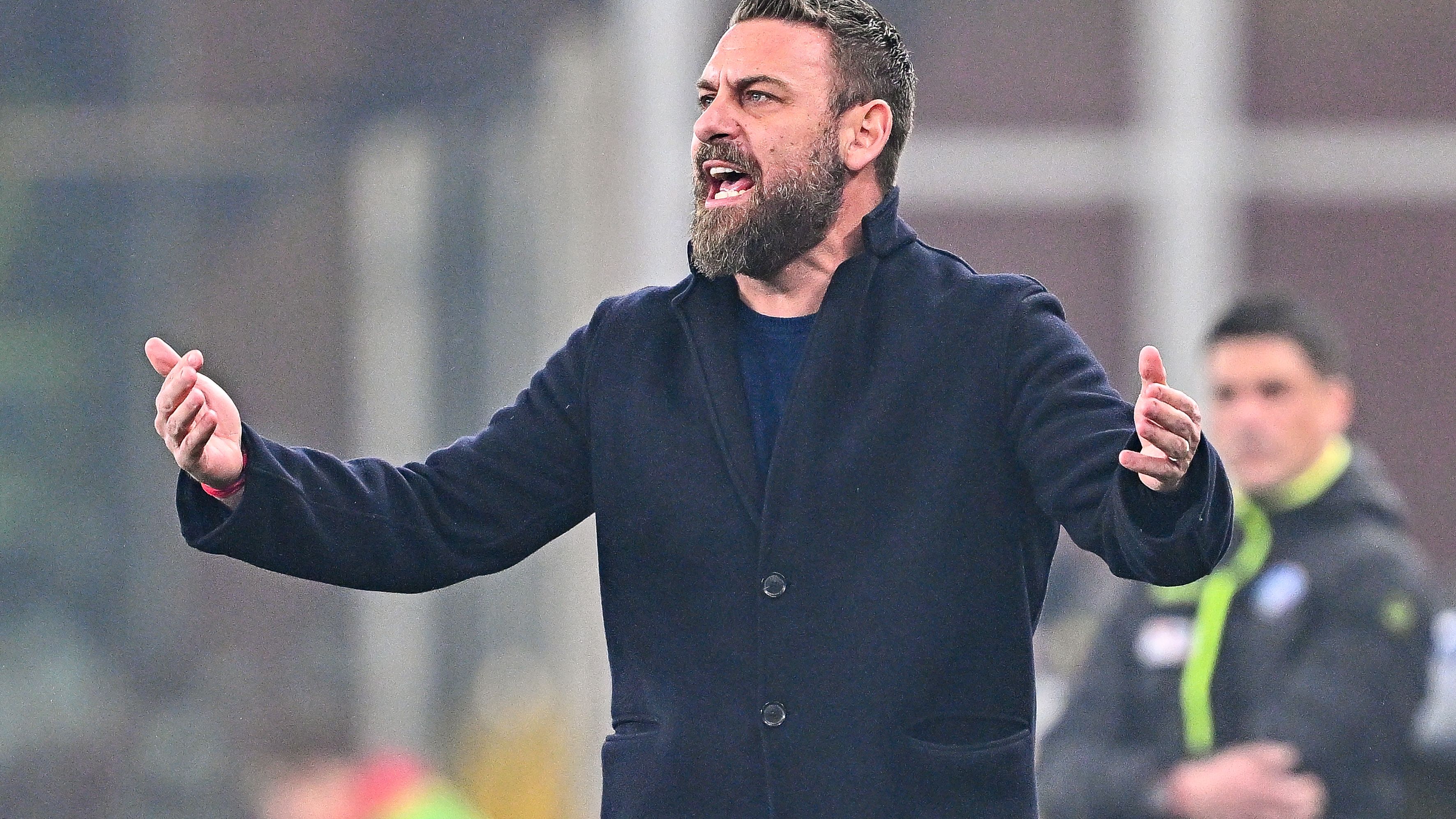 Genoa, tutta l'amarezza di De Rossi per il rigore: "Non so più che dire, non so che sport sto allenando. Regolamento di m..., stiamo dando un potere pericoloso al VAR"