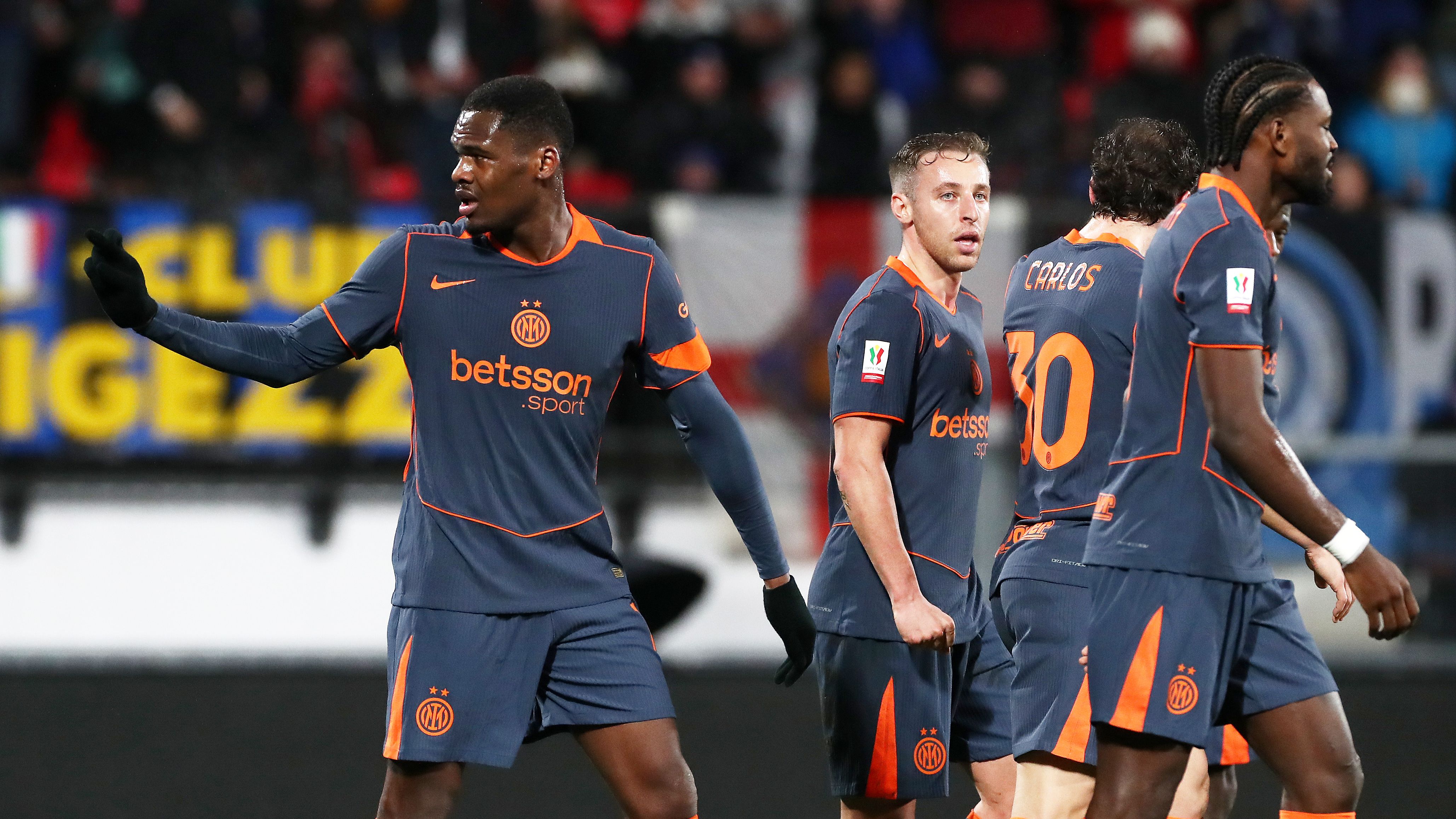 Inter, Bonny esce zoppicando prima dell'ora di gioco contro il Torino: le sue condizioni