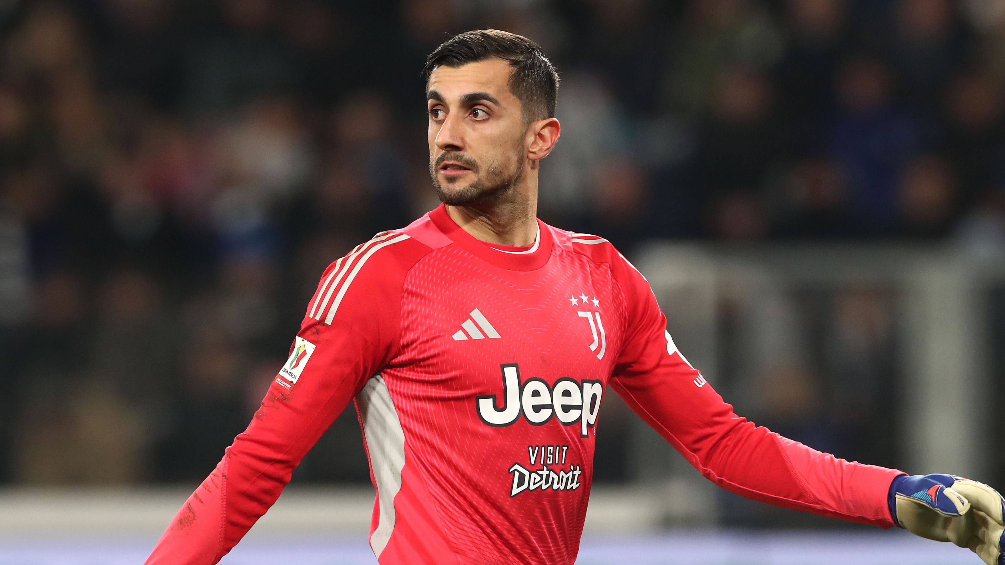 Juventus, problema al polpaccio per Perin: sostituito all'intervallo, le condizioni