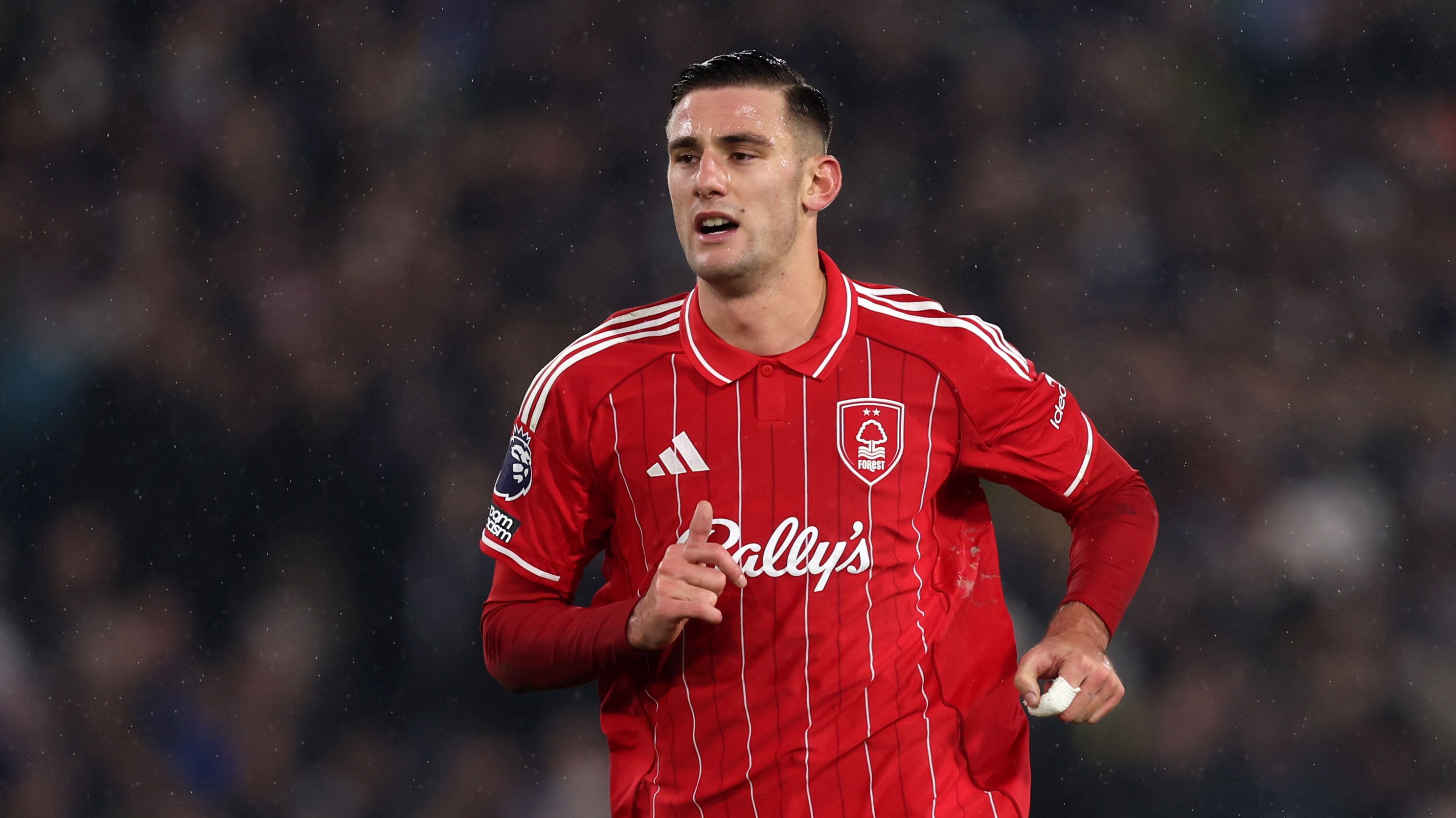 Napoli, ufficiale: il Nottingham Forest non riscatta Lorenzo